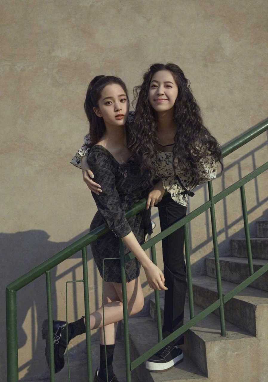 欧阳娜娜和欧阳娣娣姐妹两做了一个很好的示范,小姐姐们可以参考下