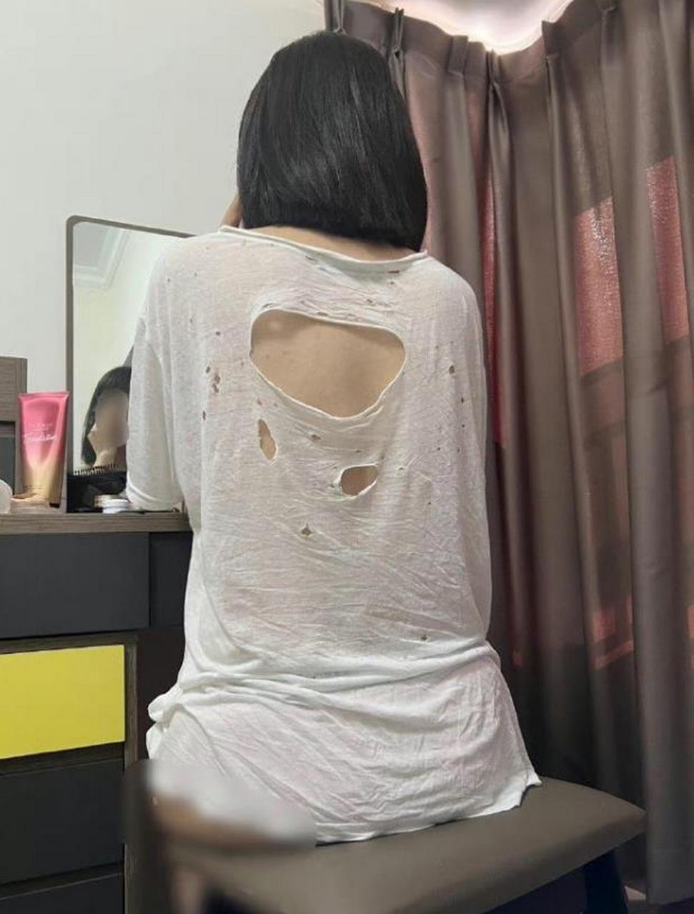 第一次奔现她穿这件破衣服,感觉家里好穷,实在不行我花钱给她买一件吧