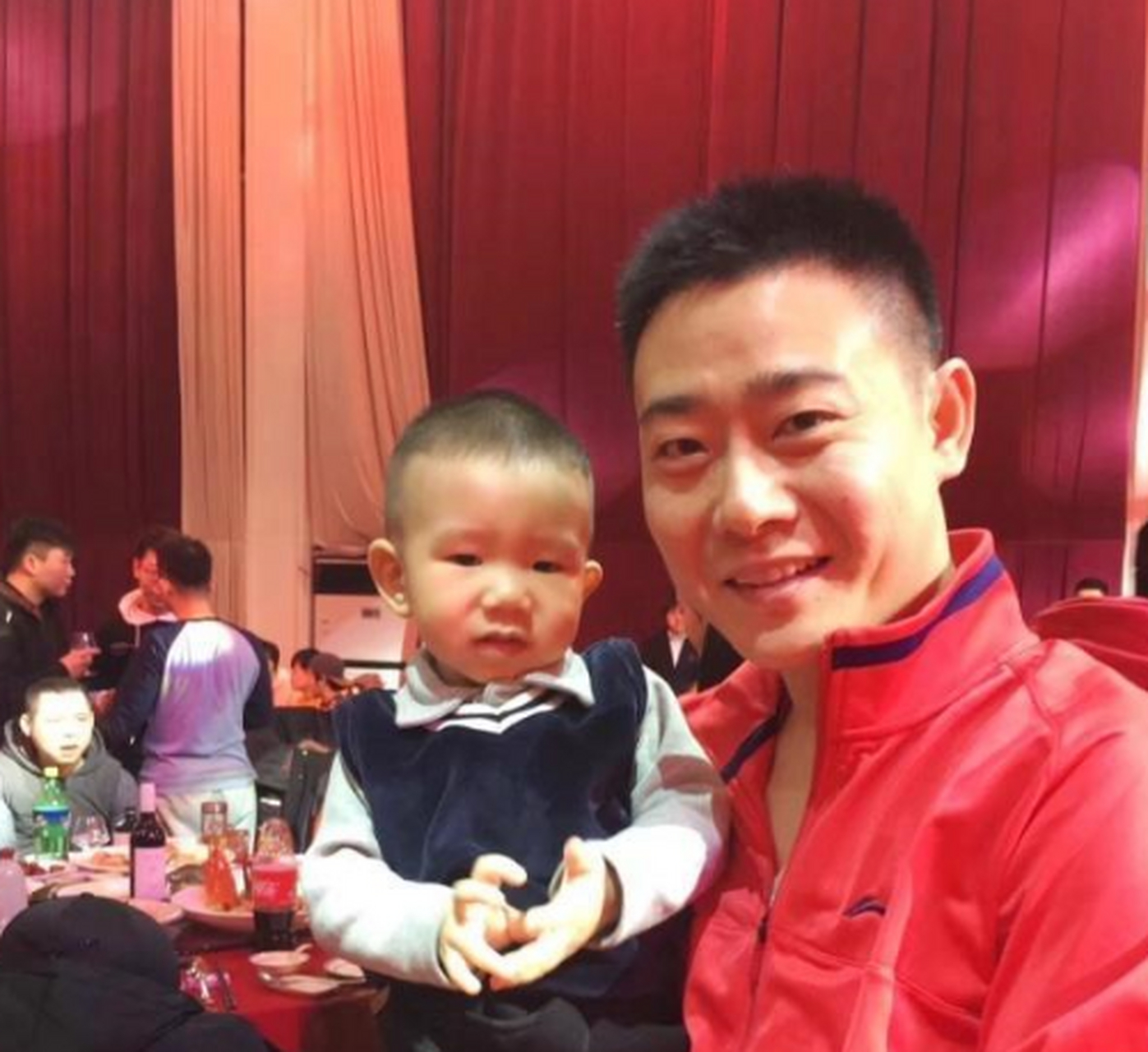 "栾云平老婆回答道"放心吧,师 父,肯定能吃了!