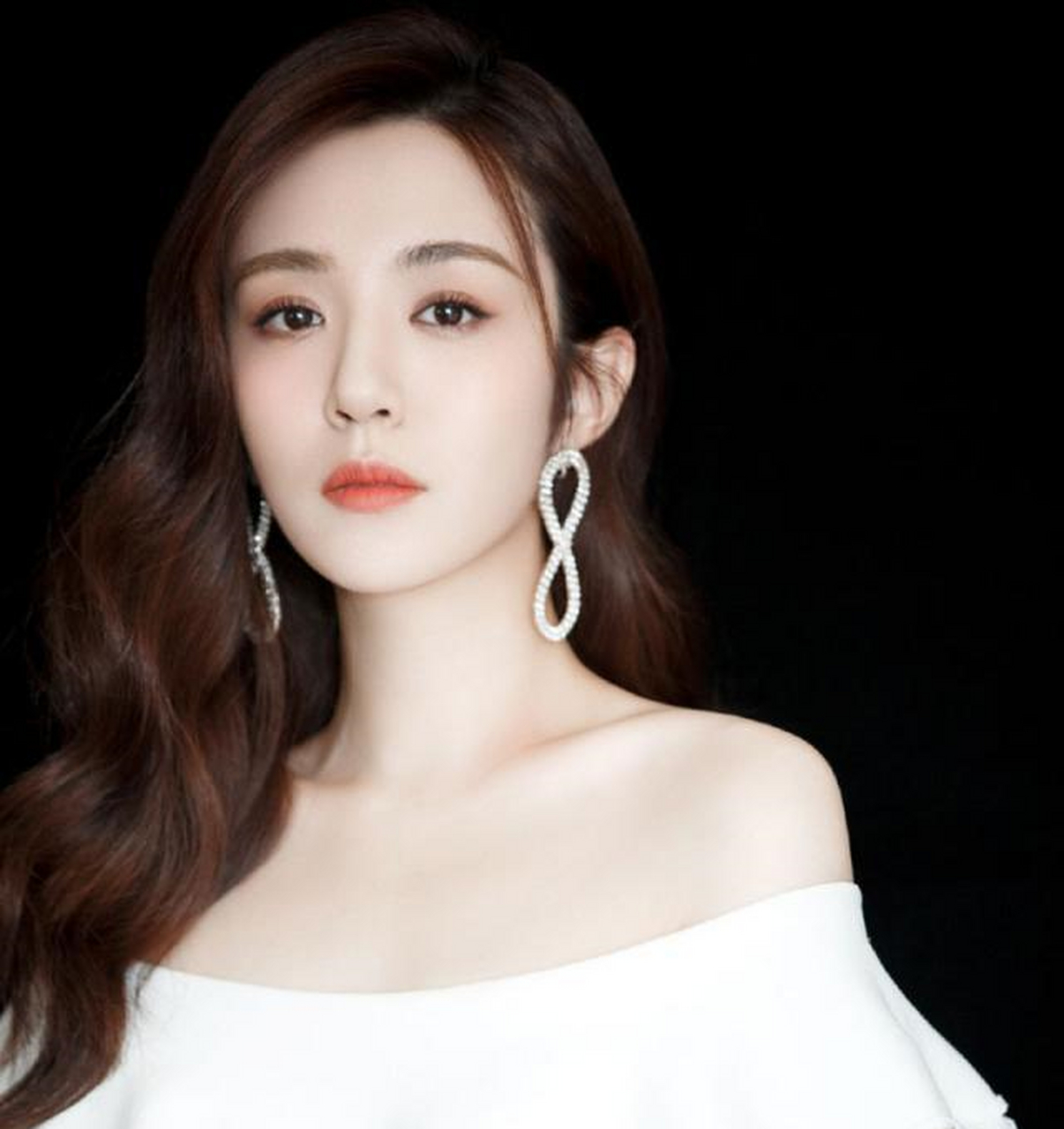 王晓晨,精致美貌的女演员,期待古装大剧