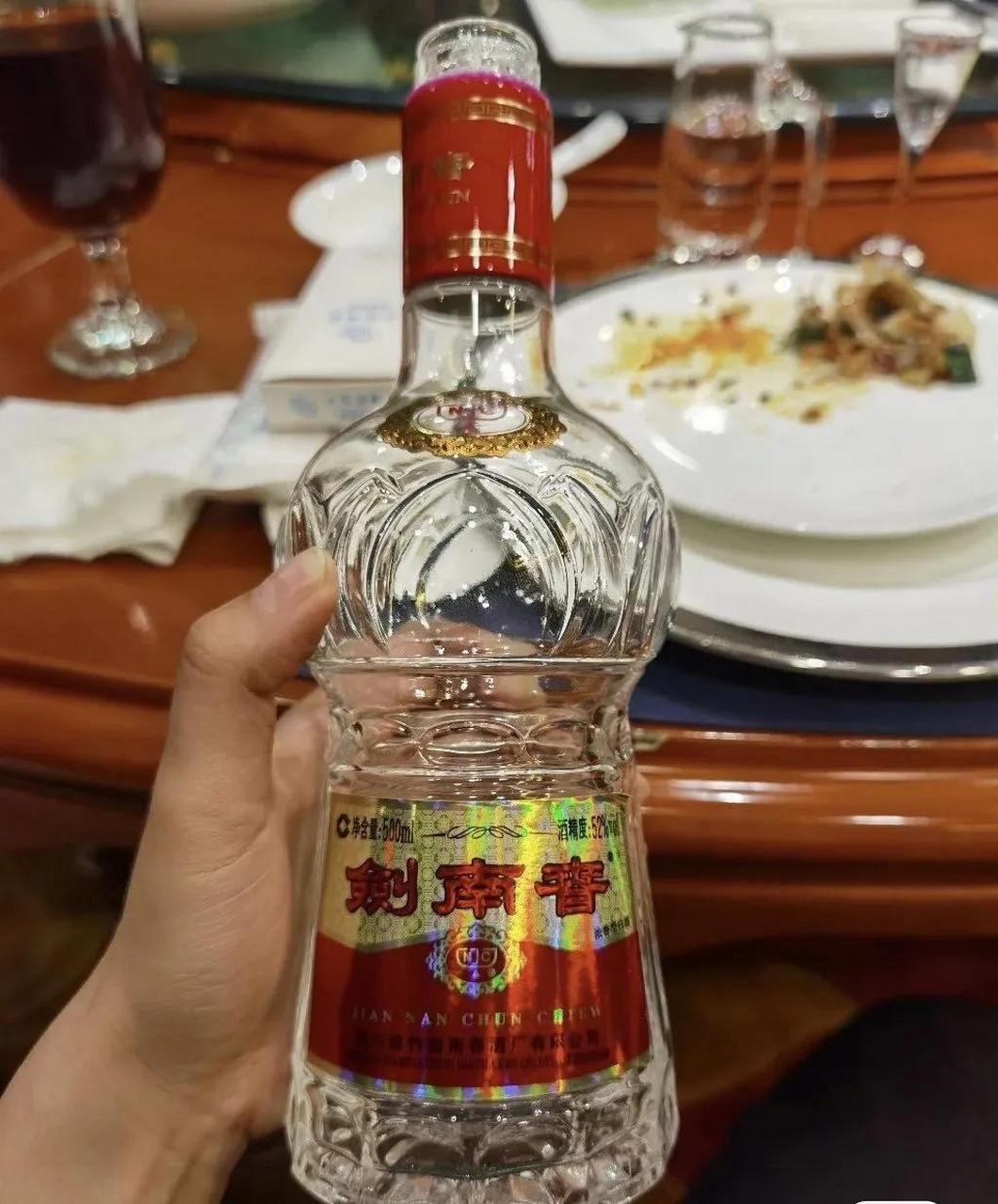 建议男人:跟领导吃饭应酬,带上这3款酒,轻松应对各种场合,快看看有你