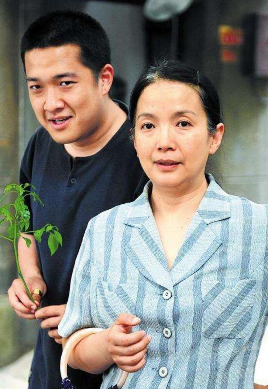 吕丽萍与陶伟离婚21年:她带儿子三婚,他病逝后父母与妻子打官司.