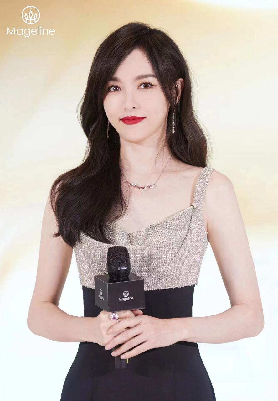 感谢麦吉丽洗护发品牌代言人唐嫣惊喜助阵"麦吉丽全球概念店闪耀启幕"