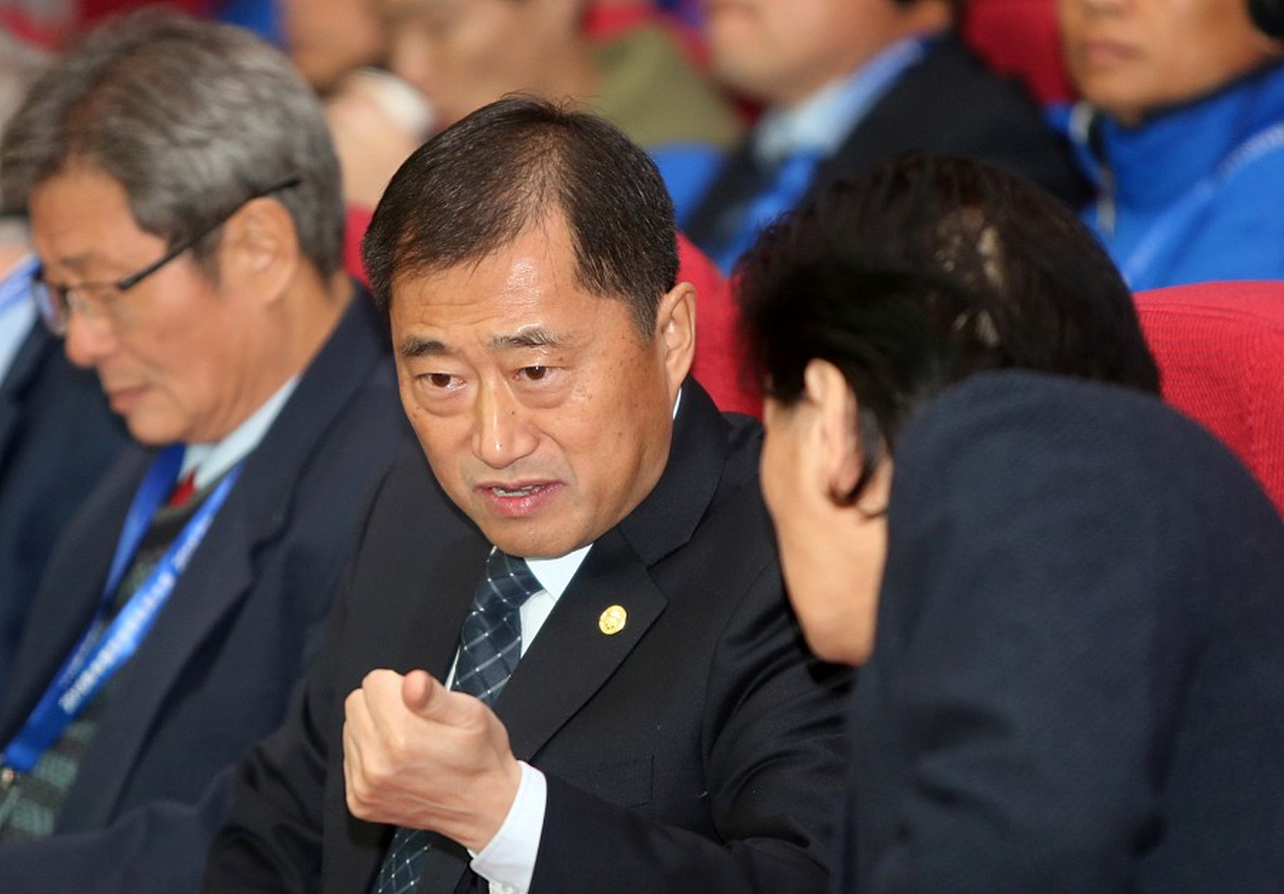 于洪臣和董铮已经官宣被带走了.他们是和王小平,黄松同时被带走的.