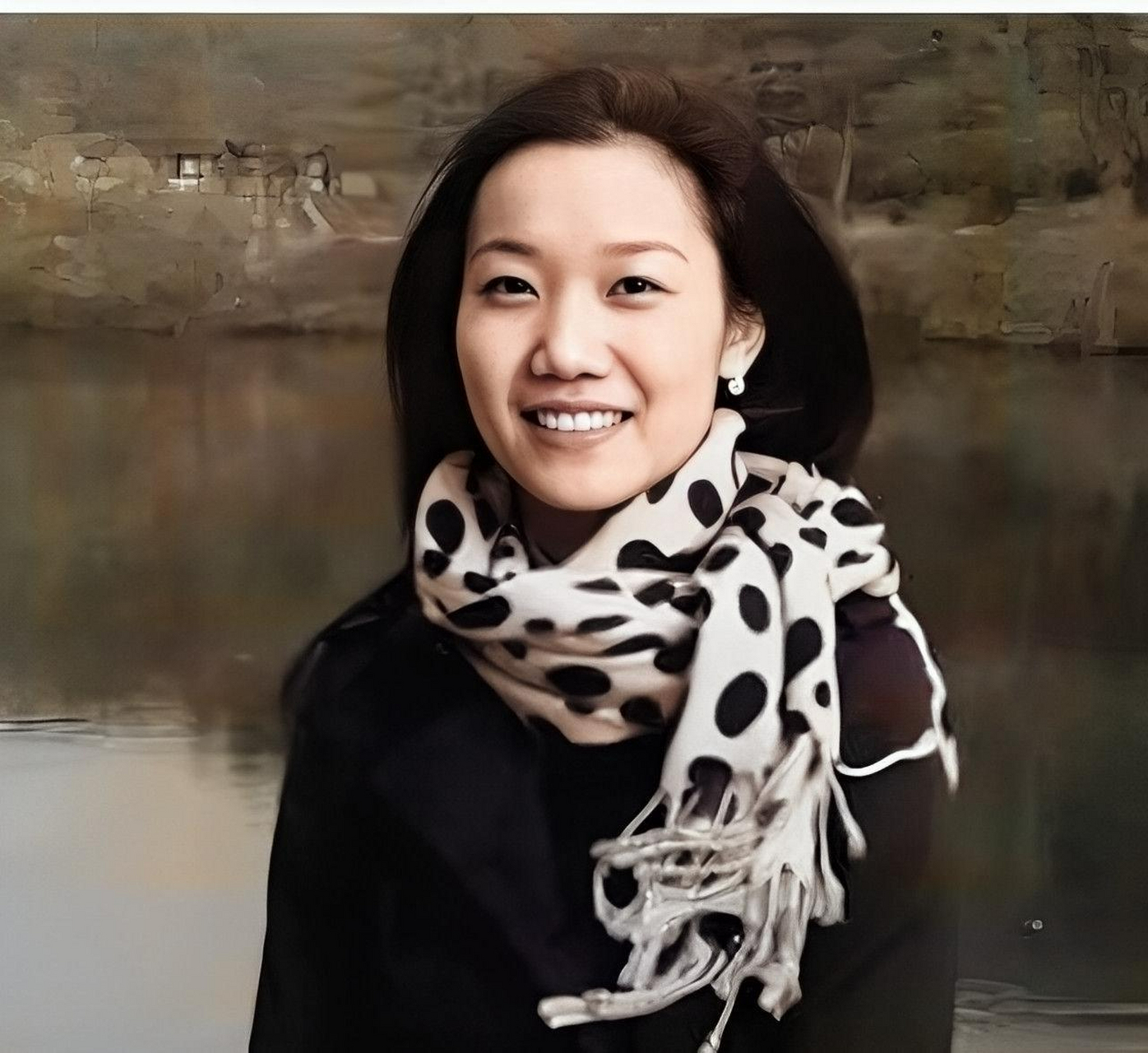 上世纪90年代的上世纪,张珍贵给马云的妻子张瑛拍了一张照片,她有一头