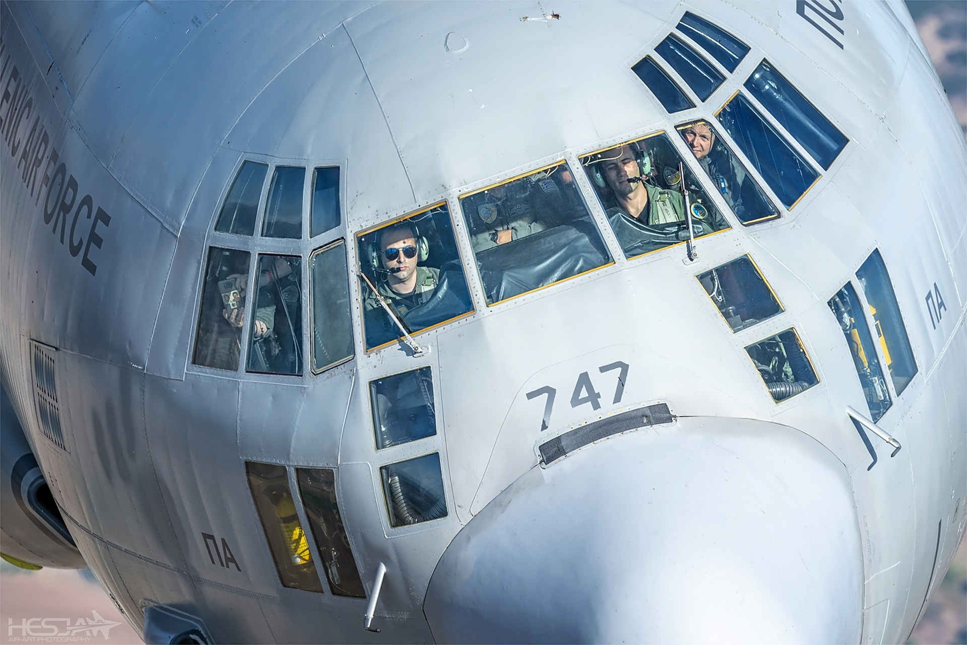 希腊空军c-130在前往雅典飞行周的途中,由aviation photocrew拍摄.