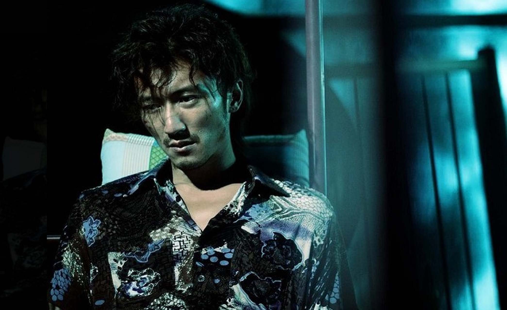 谢霆锋和甄子丹近日主演的《怒火重案》正在热映,令人惊讶的是,谢霆锋
