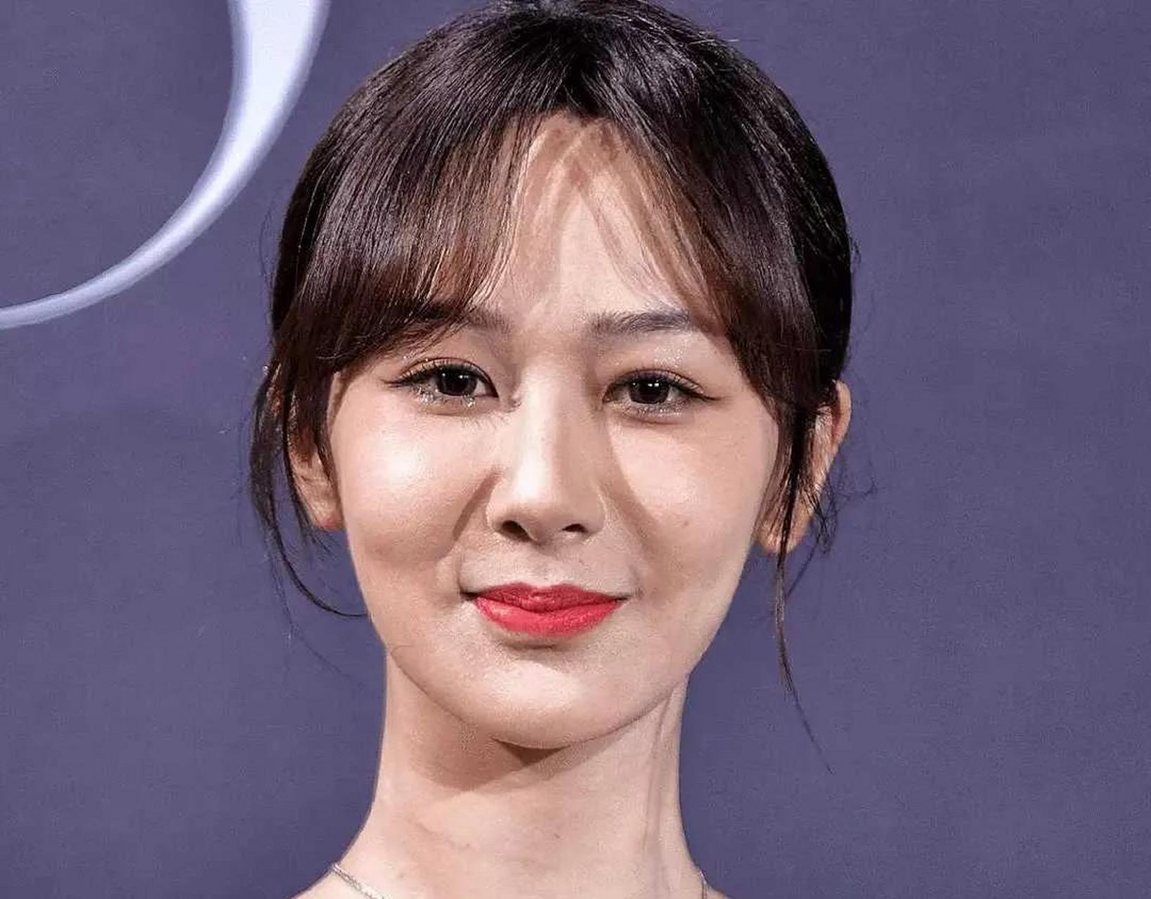 看了照片,你觉得他们还是你心中的女神吗?