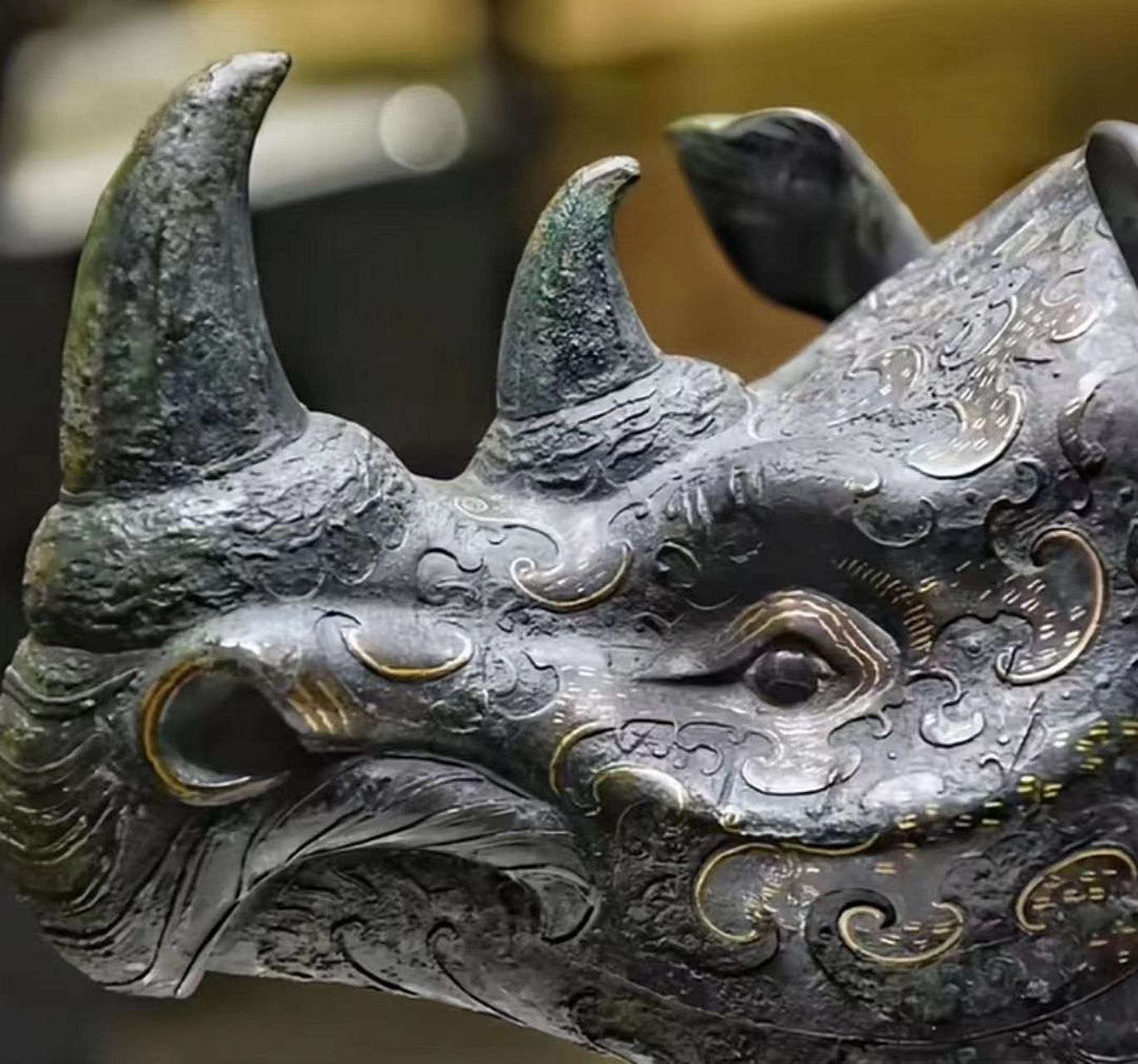 西汉错金银云纹青铜犀尊 盗墓贼遗失的国家级文物#点开头像看直播