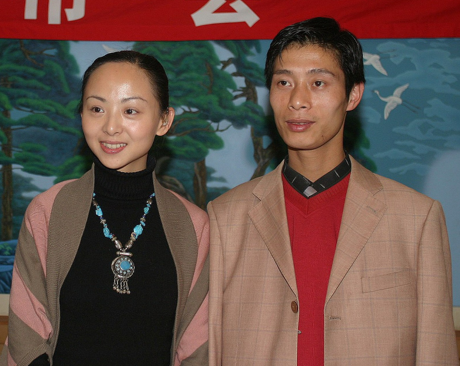 那年,邰丽华婉言拒绝了等她8年的马来西亚的富二代,转身跟国内一名