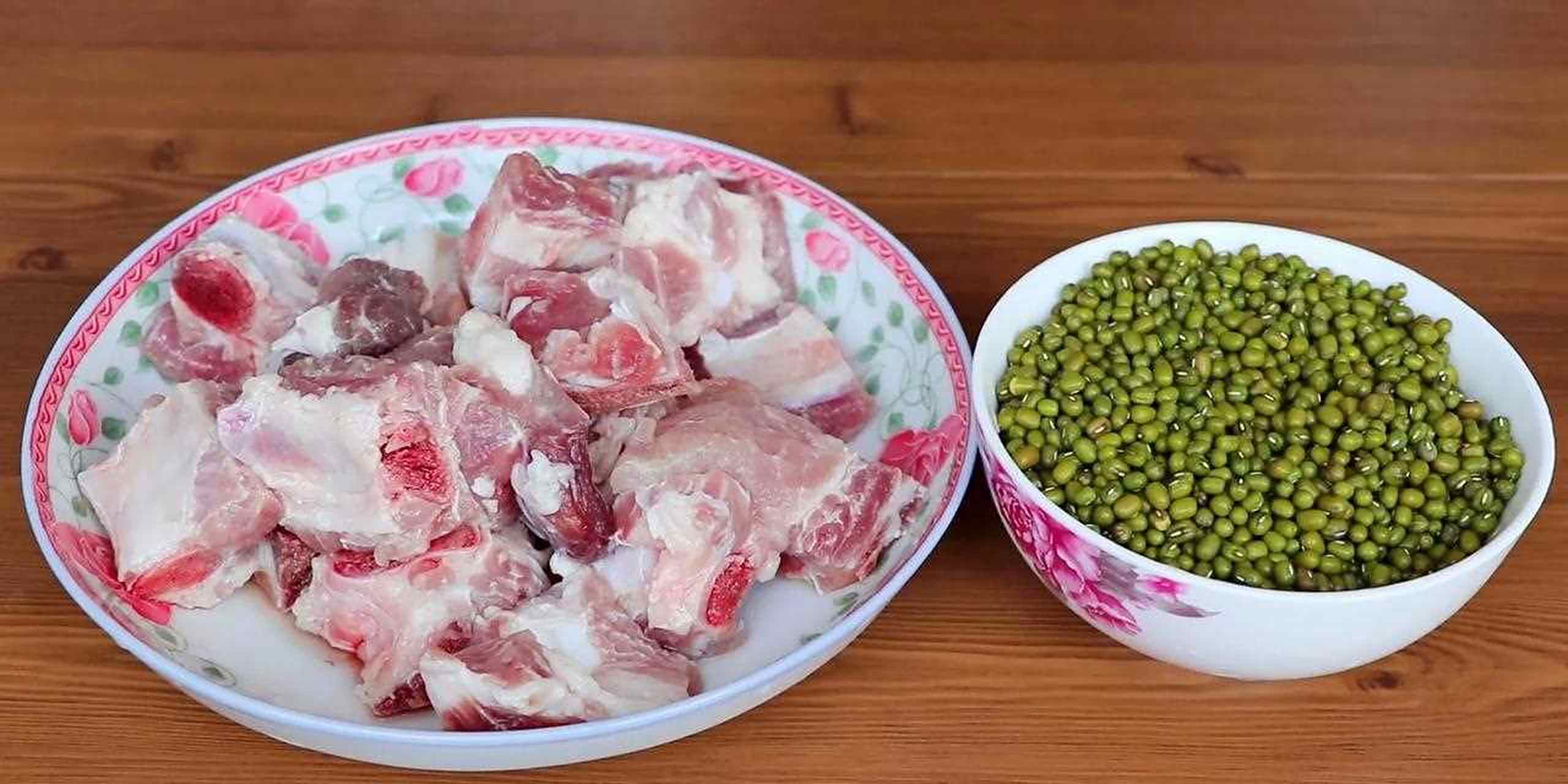 海带绿豆排骨汤(海带排骨汤什么时候放海带)