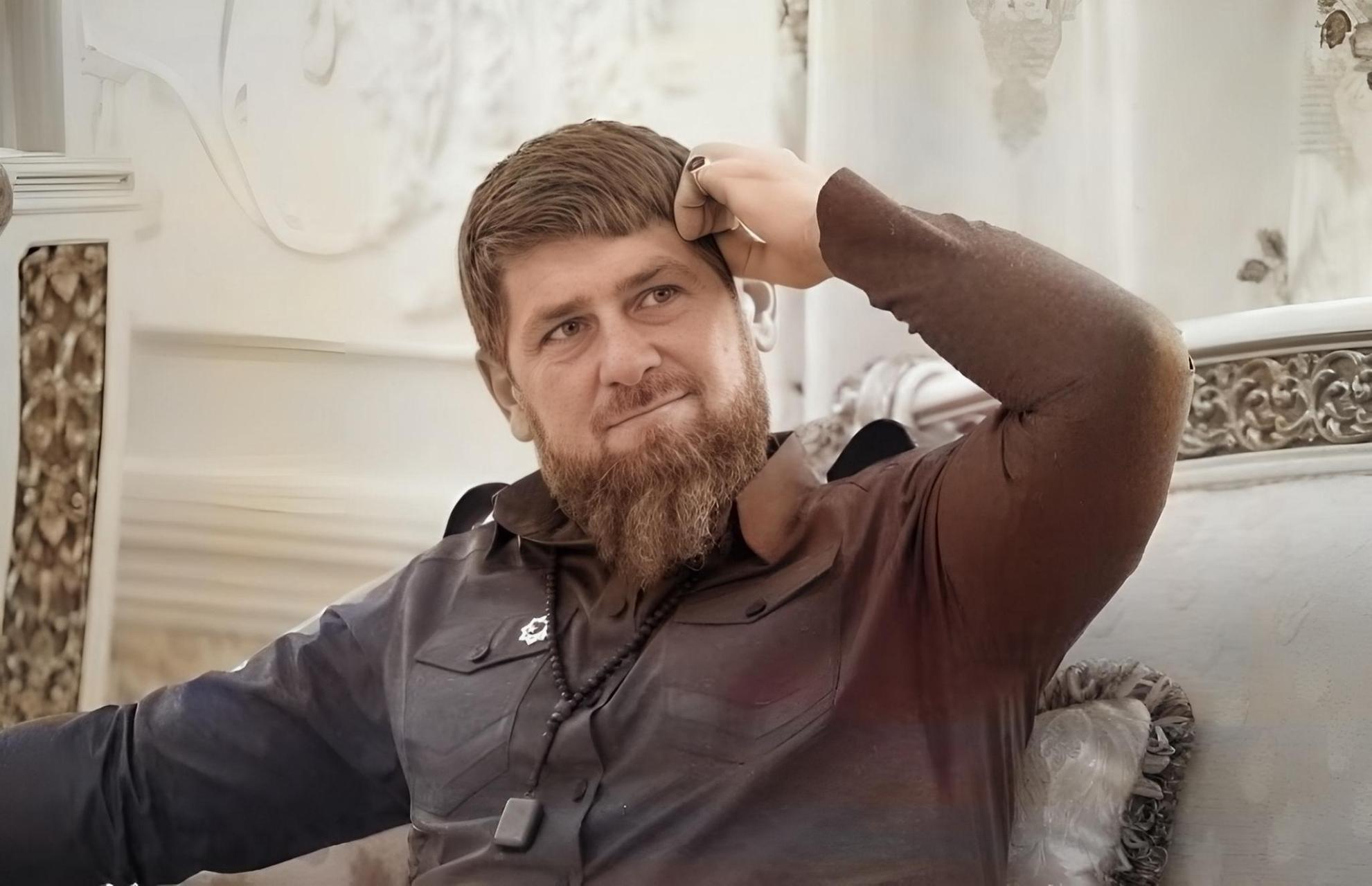 车臣的面积和人口都很小,但它的总统小卡德罗夫价值