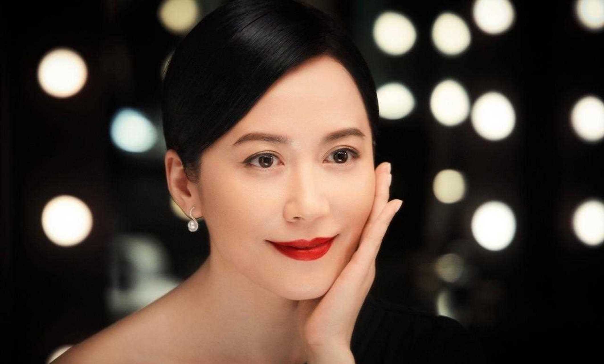 俞飞鸿和薇娅一起直播,火药味十足!