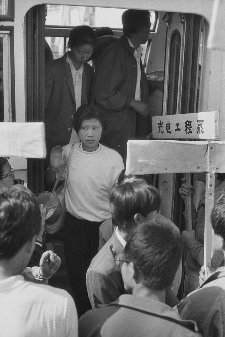 在90年代,长春光学精密机械学院(现为长春理工大学)的学生们,拍下了