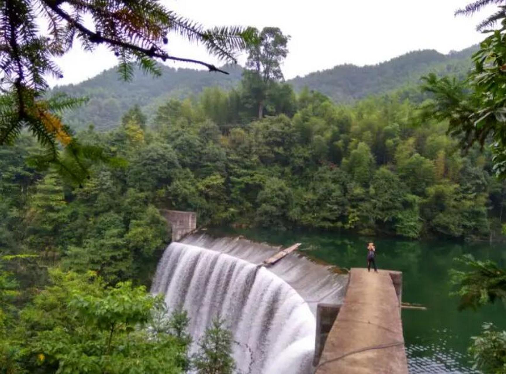 碧湖潭国家森林公园位于江西省萍乡市湘东区,经营面积6838