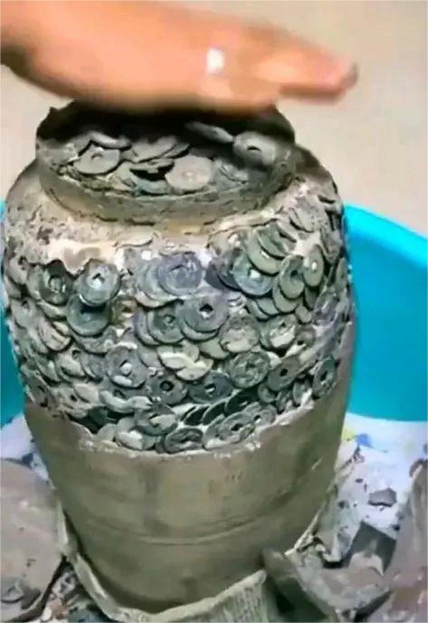 网友:老祖宗留下来的一个罐,有人说罐子比铜钱值钱,我懵了
