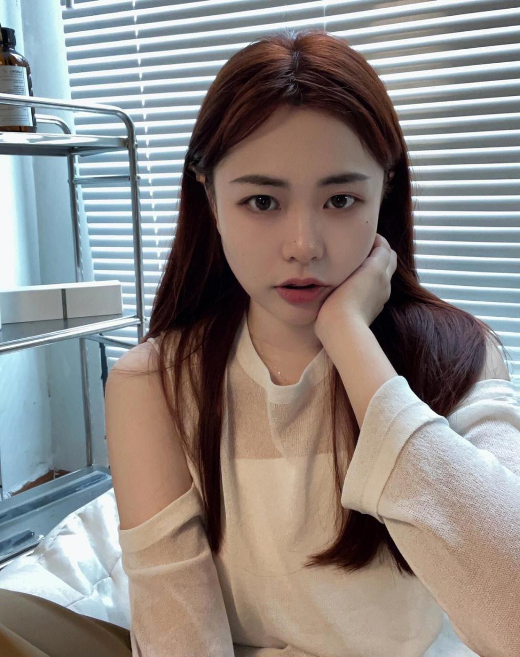 拍照灵魂就是眼神放空