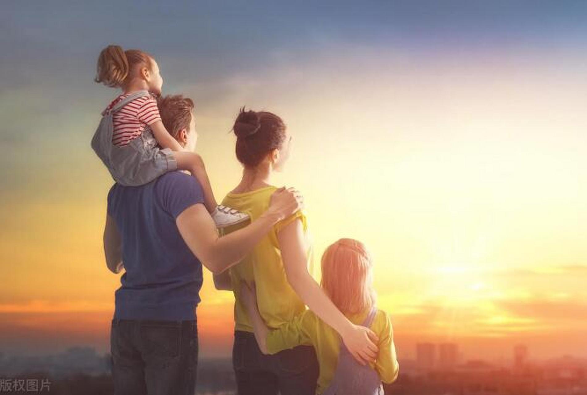 杨绛先生这话,值得细品:"如果你在家带娃不快乐,经常易爆易怒,爱哭,看