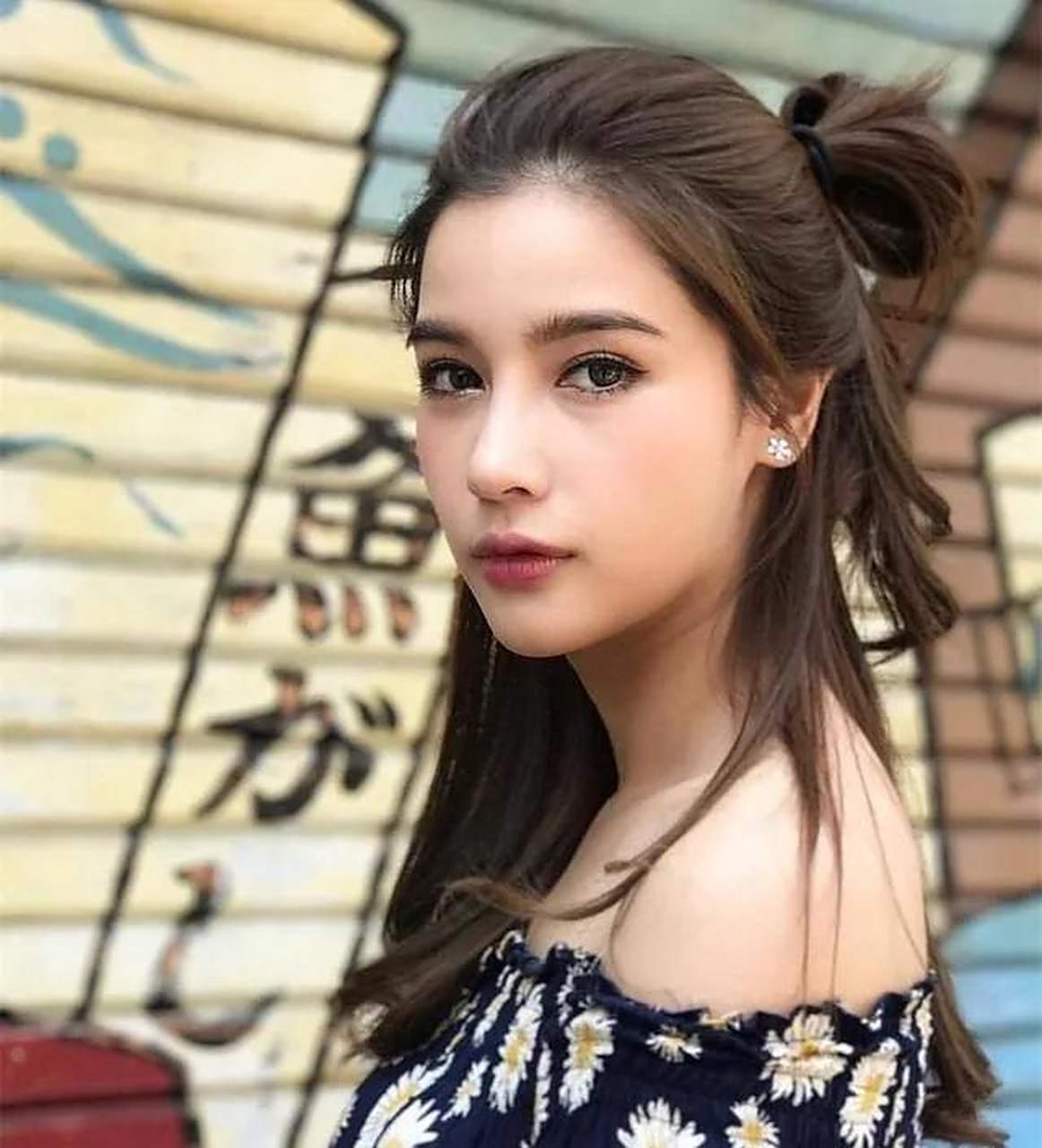 泰国女星之婉娜拉·宋提查