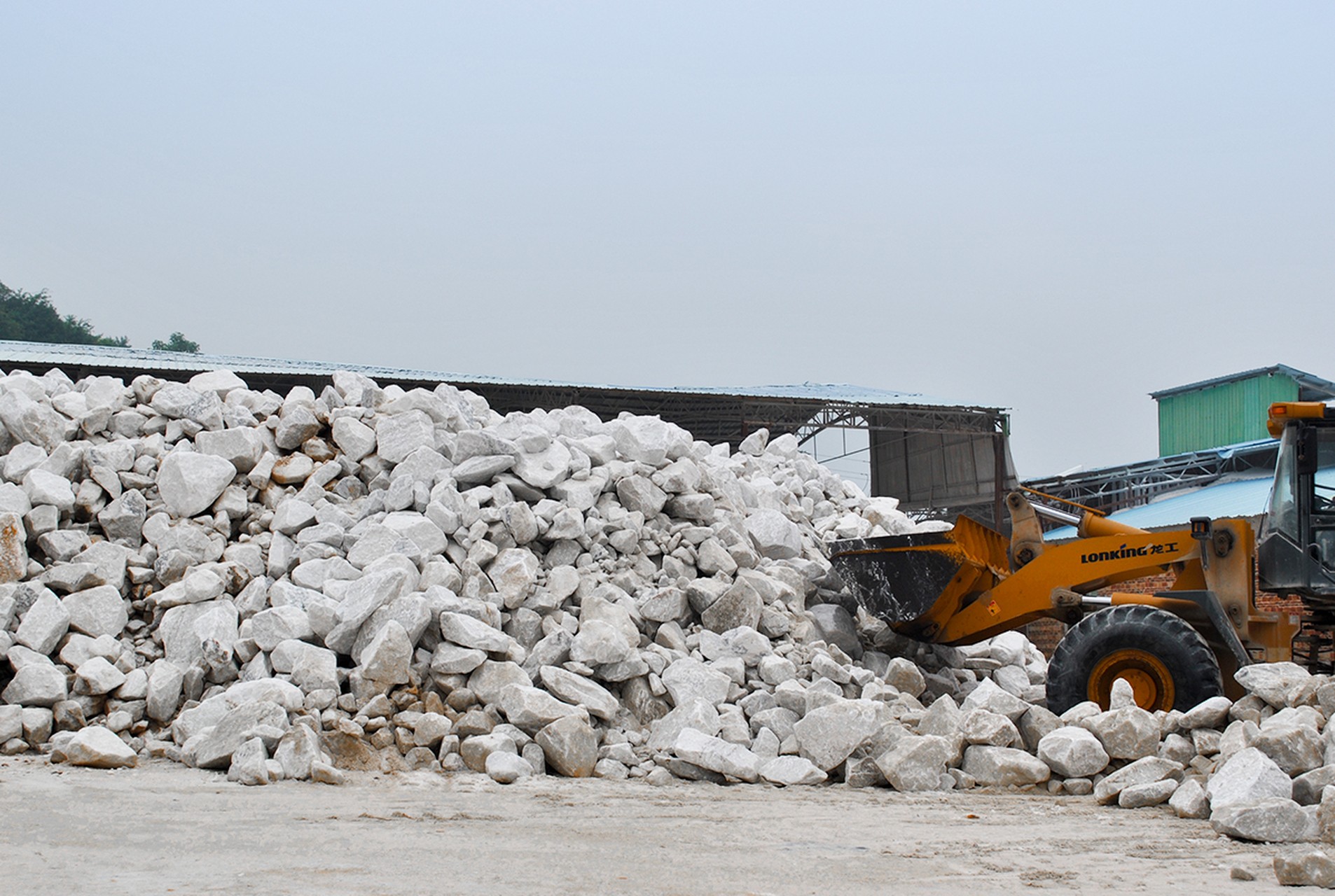 涂料纳米(活性)碳酸钙 涂料纳米活性碳酸钙广泛应用于建筑涂料,铁罐