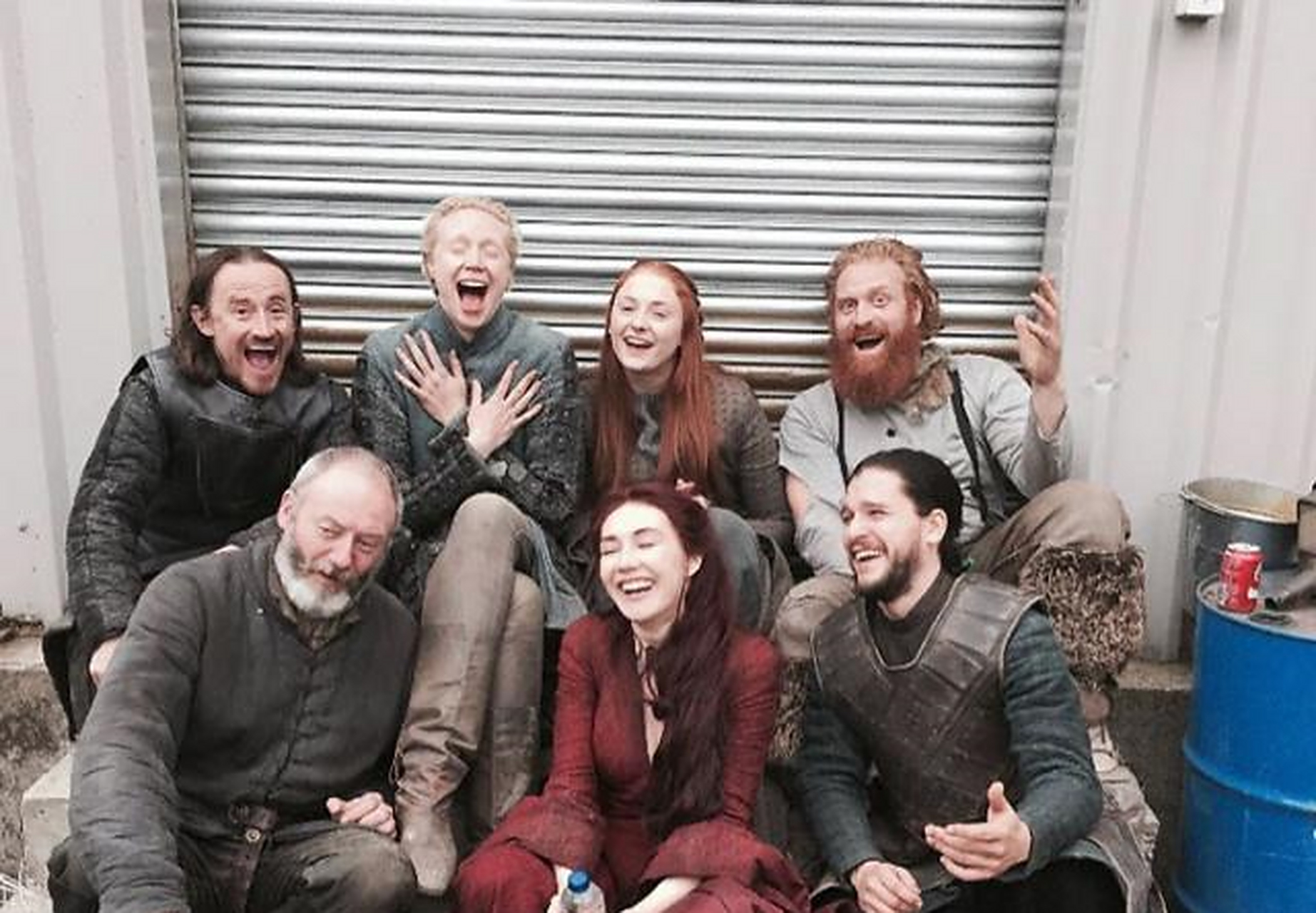 《权力的游戏》中活了几个世纪的红袍女,现实世界里更加红艳动人[左