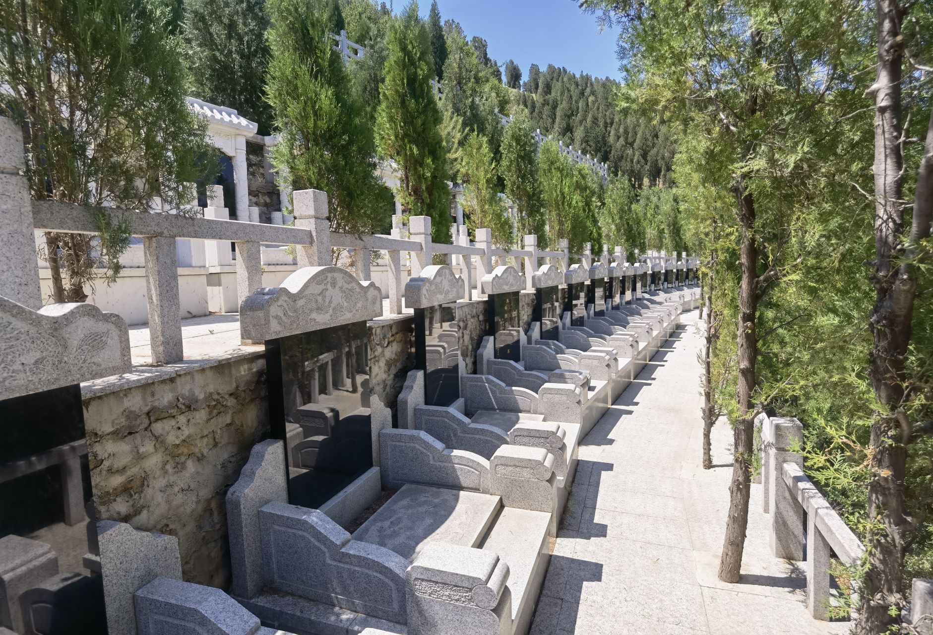 【↑↑↑点击头像,联系我们】 「济南墓地」济南宝兴山墓地占地面积九