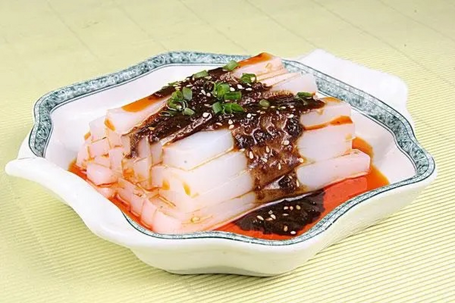 小时候的零食之一,就是凉拌凉粉