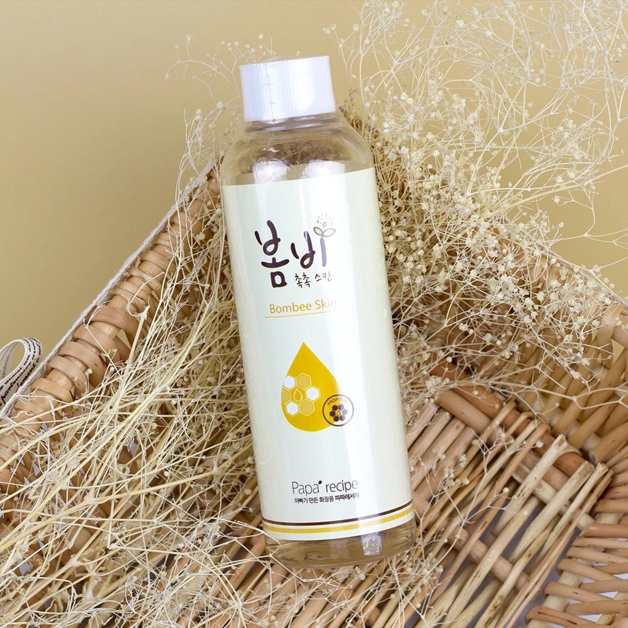 春雨蜂蜜水乳套装 爽肤水:200ml        乳液:150ml 春雨水乳是一款很