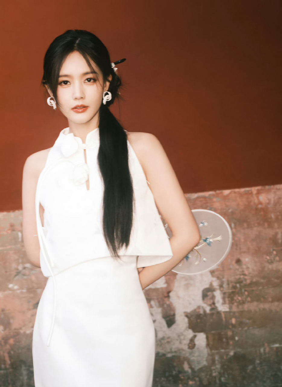 李一桐新中式闺秀妆太美了!