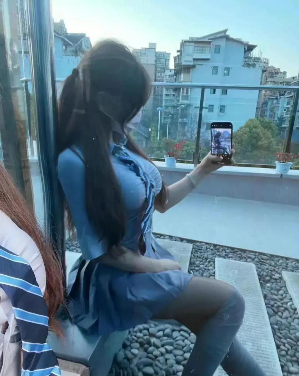 00后,喜欢自拍,朋友都说我是美女