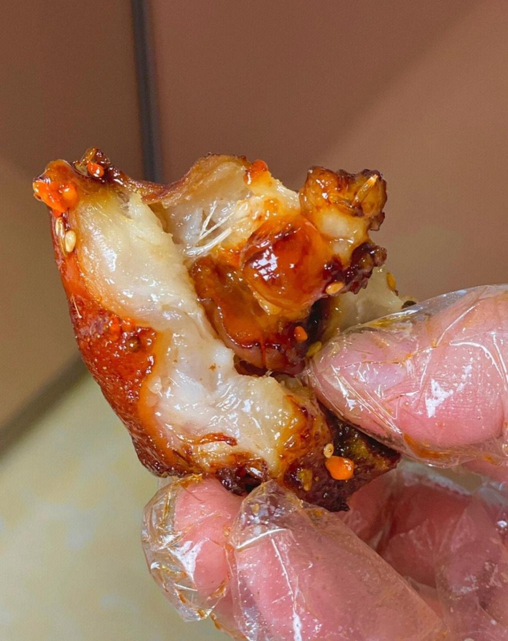 真想到烧烤店对面摆个摊～卖猪蹄子[比心][比心][比心][鸡蛋] 比烧烤