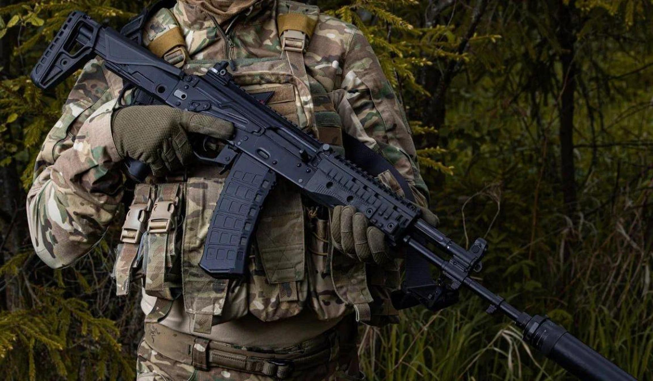 ak12改进版下放战场进行试用 根据俄军ak12突击步枪在战场上的