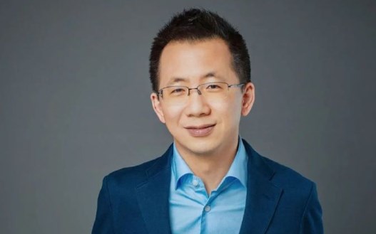 83年出生的他,是数万员工心中的神话,更是无数竞争对手仔细研究的目标