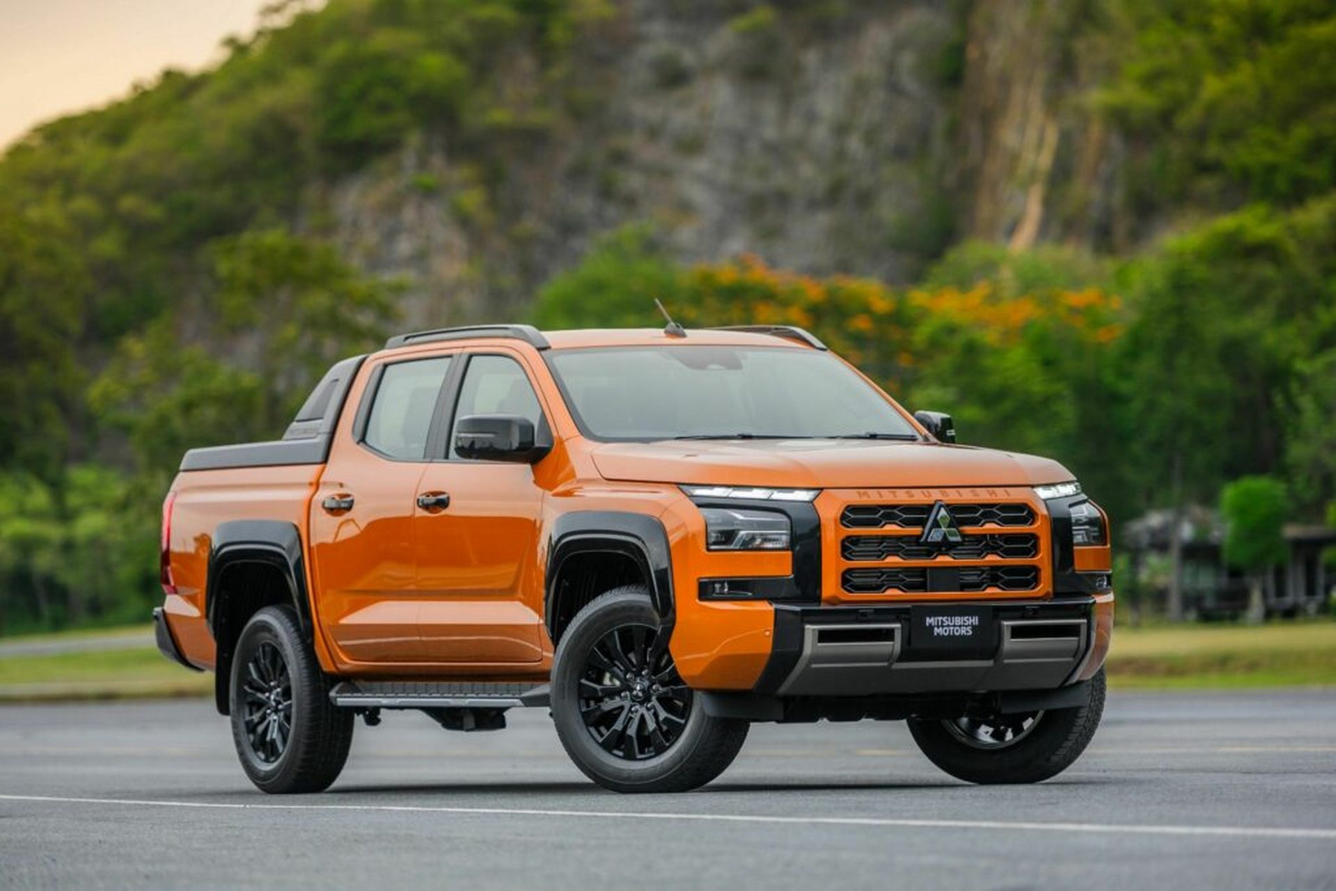 2024款三菱triton / l200皮卡车亮相,将和福特ranger,丰田hilux竞争.