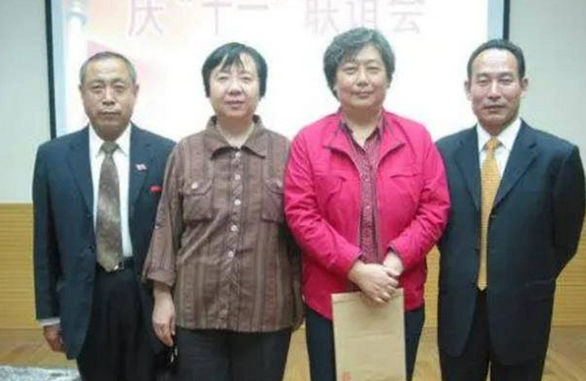 霍玲,毕业于哈军工,55岁被授予海军女少将军衔.