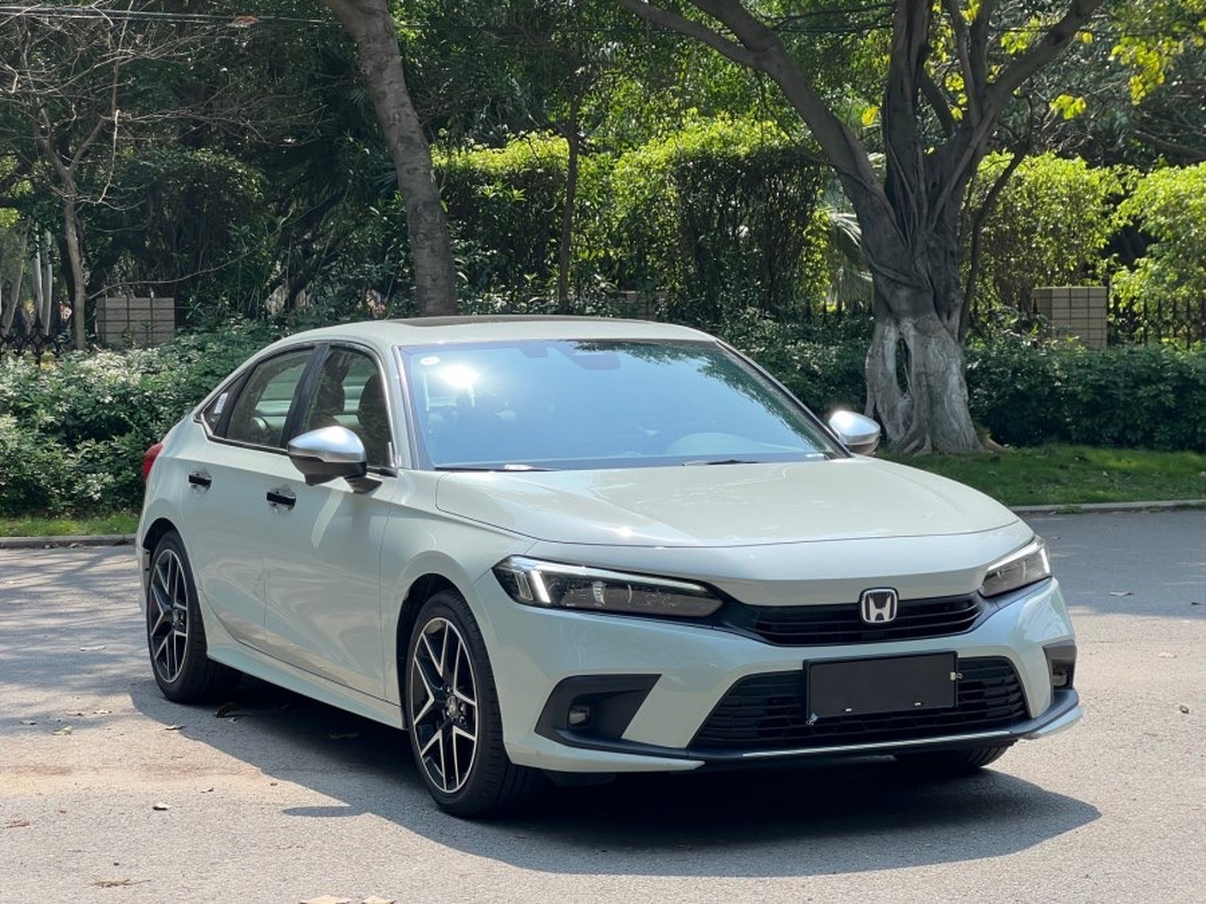 车友提了辆本田思域 2.0l e:hev 劲速版,落地价16.