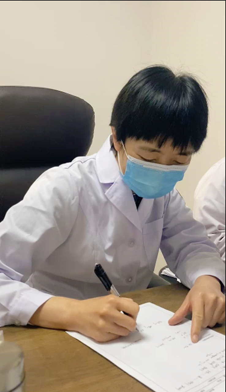 我是北京三甲医院风湿科中医谢幼红,作为一个老中医,在这里也提醒大家