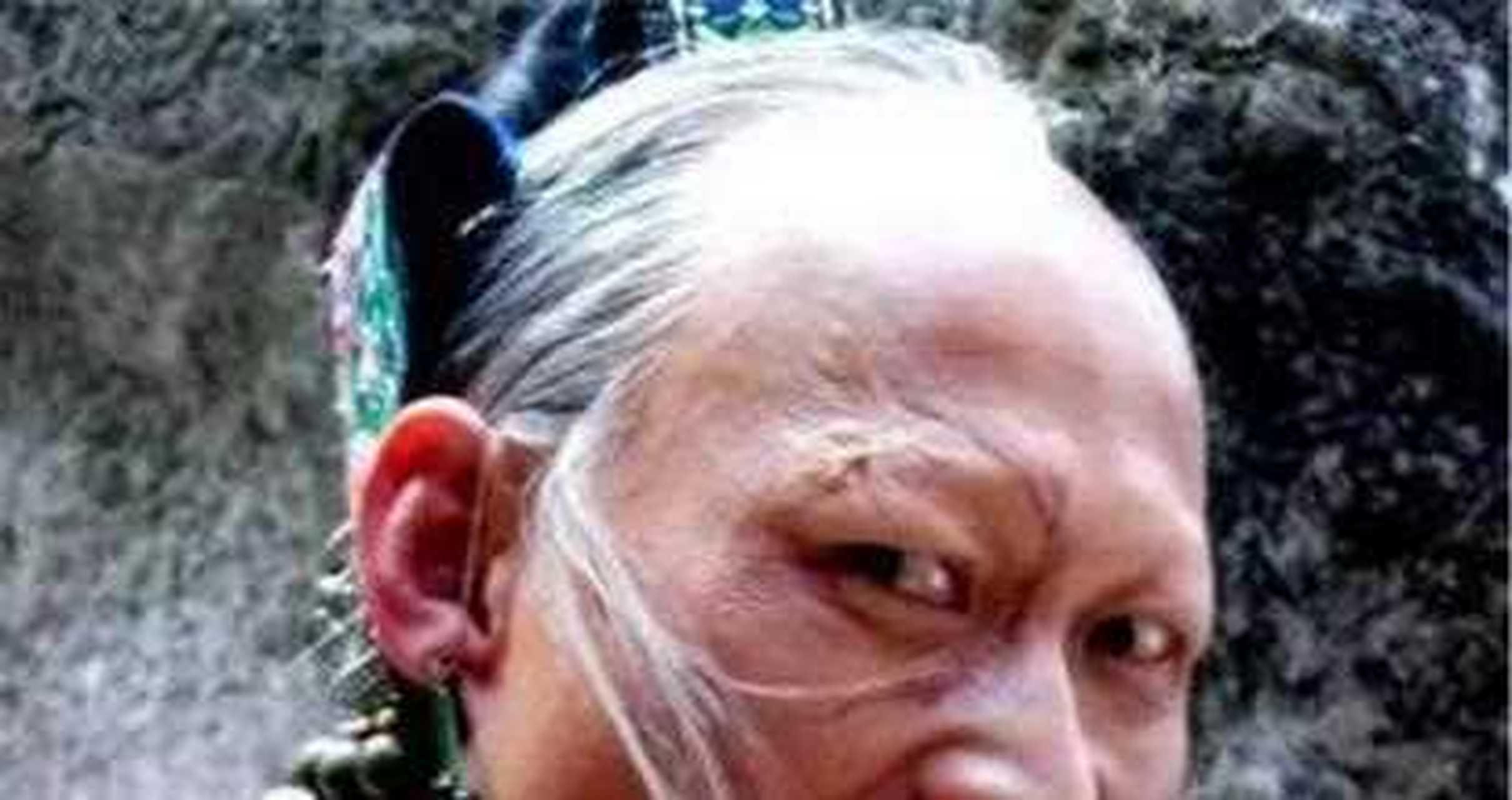 但张纪中在筹拍《神雕侠侣》时却找了一位男演员来饰演裘千尺,这位男