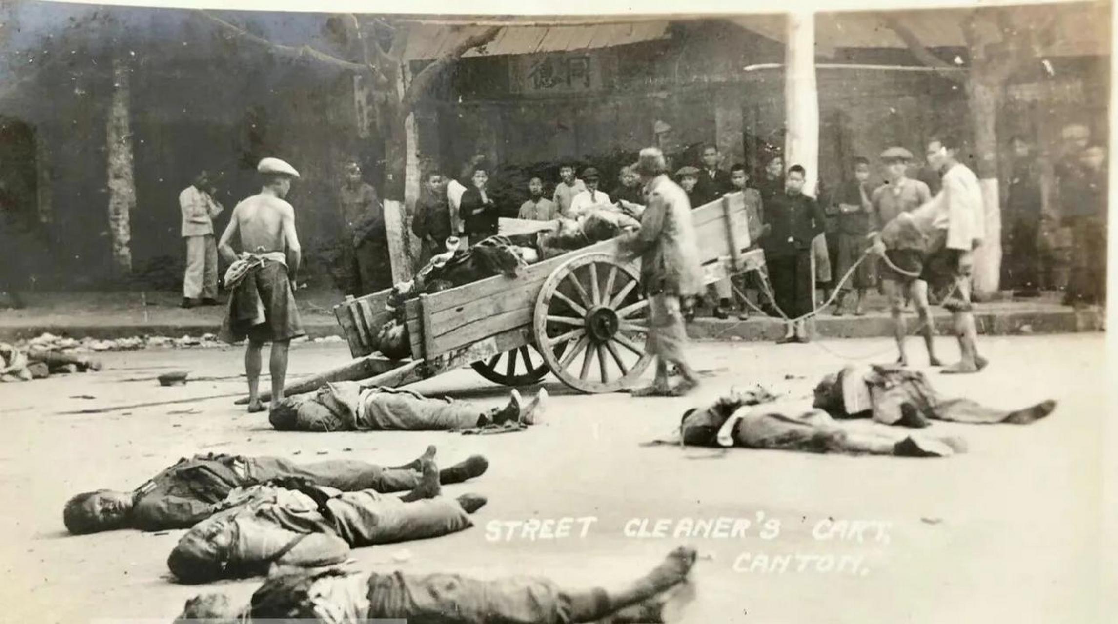 1927年4月,广州的街头沉寂了,革命烈士们的尸体躺在地上,等待着被反动