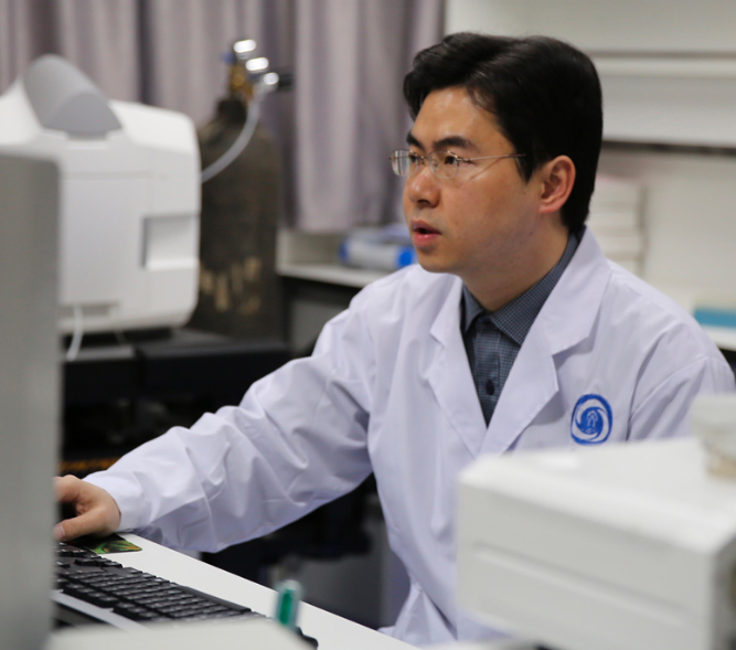 复旦大学生院官网显示,国家杰青,西南大学罗凌飞博士正式担任复旦大学