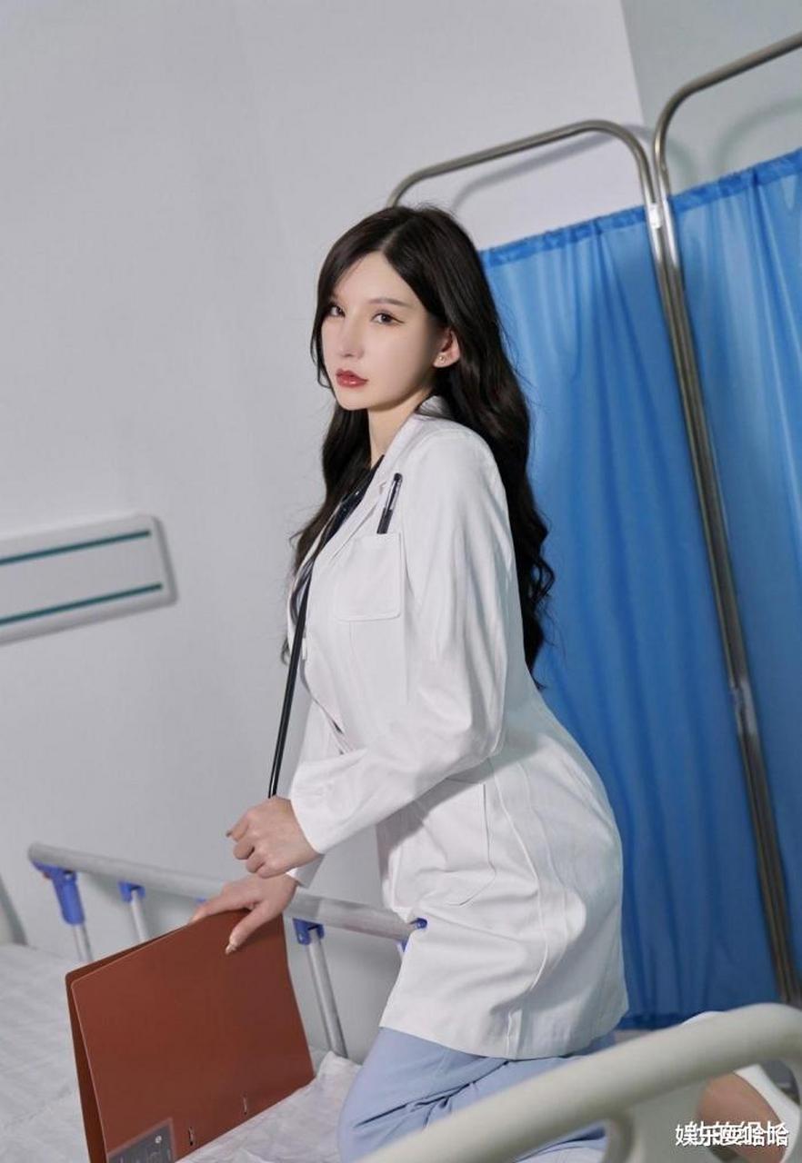 图集:裤里丝女神护士,肉丝长裤高跟鞋