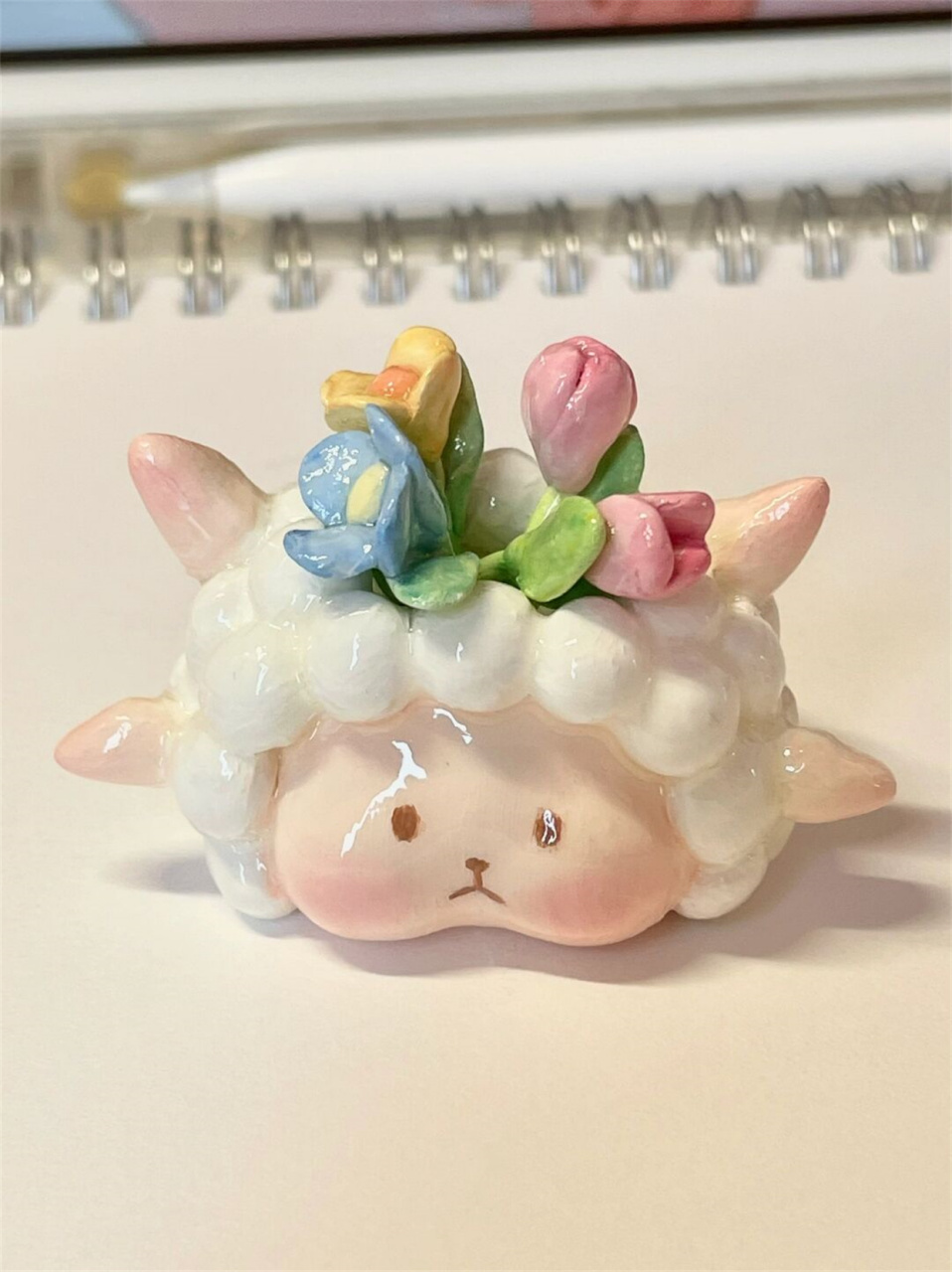 小羊盆栽白膜教程  今天我来教大家制作一个石塑粘土小羊盆栽,需要用