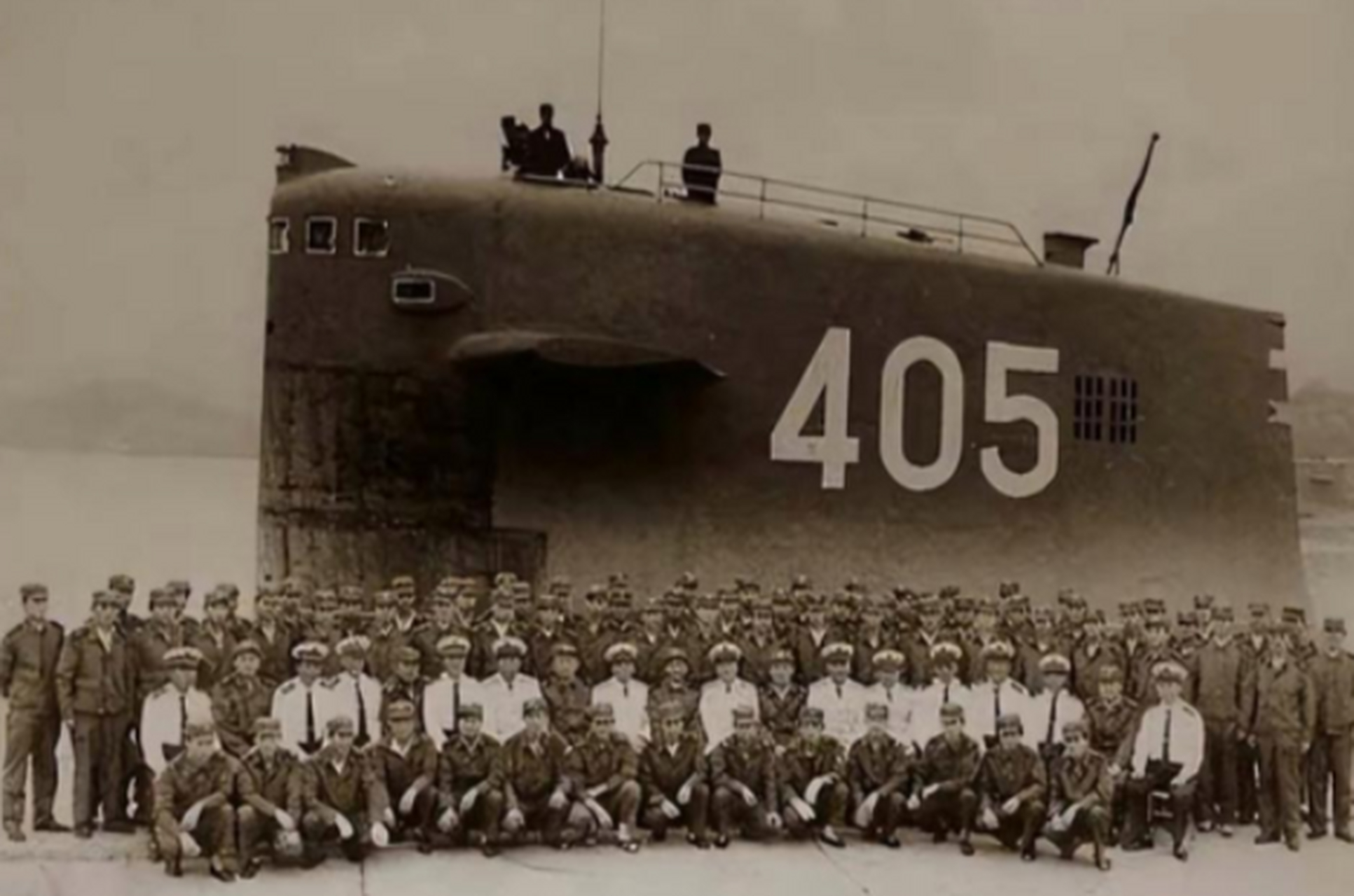 1971年,中国自主研发的第一艘核潜艇正式服役.