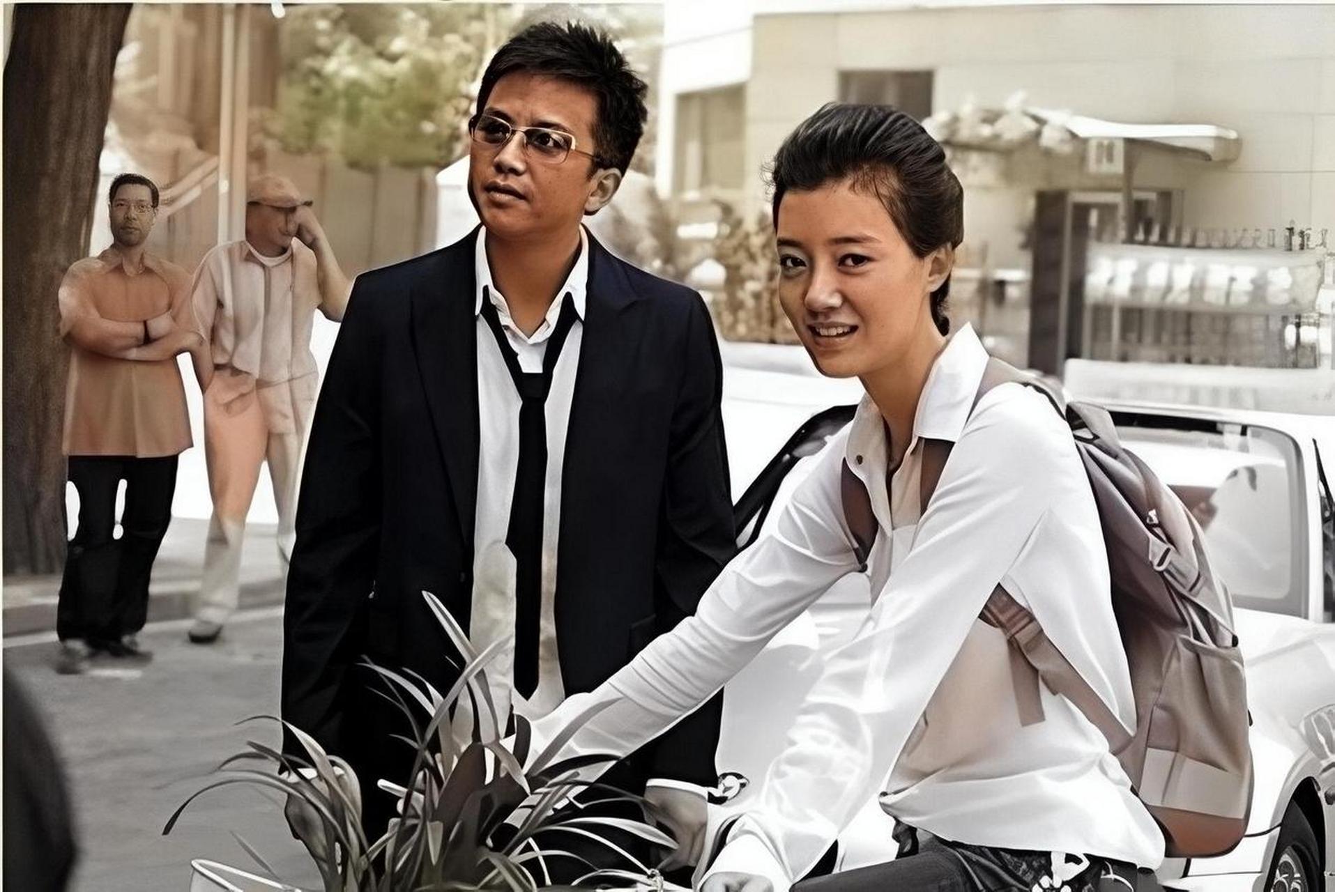 邓超和车晓情侣合作时,两人默默配合,后来还传出两人看上对方的传闻.