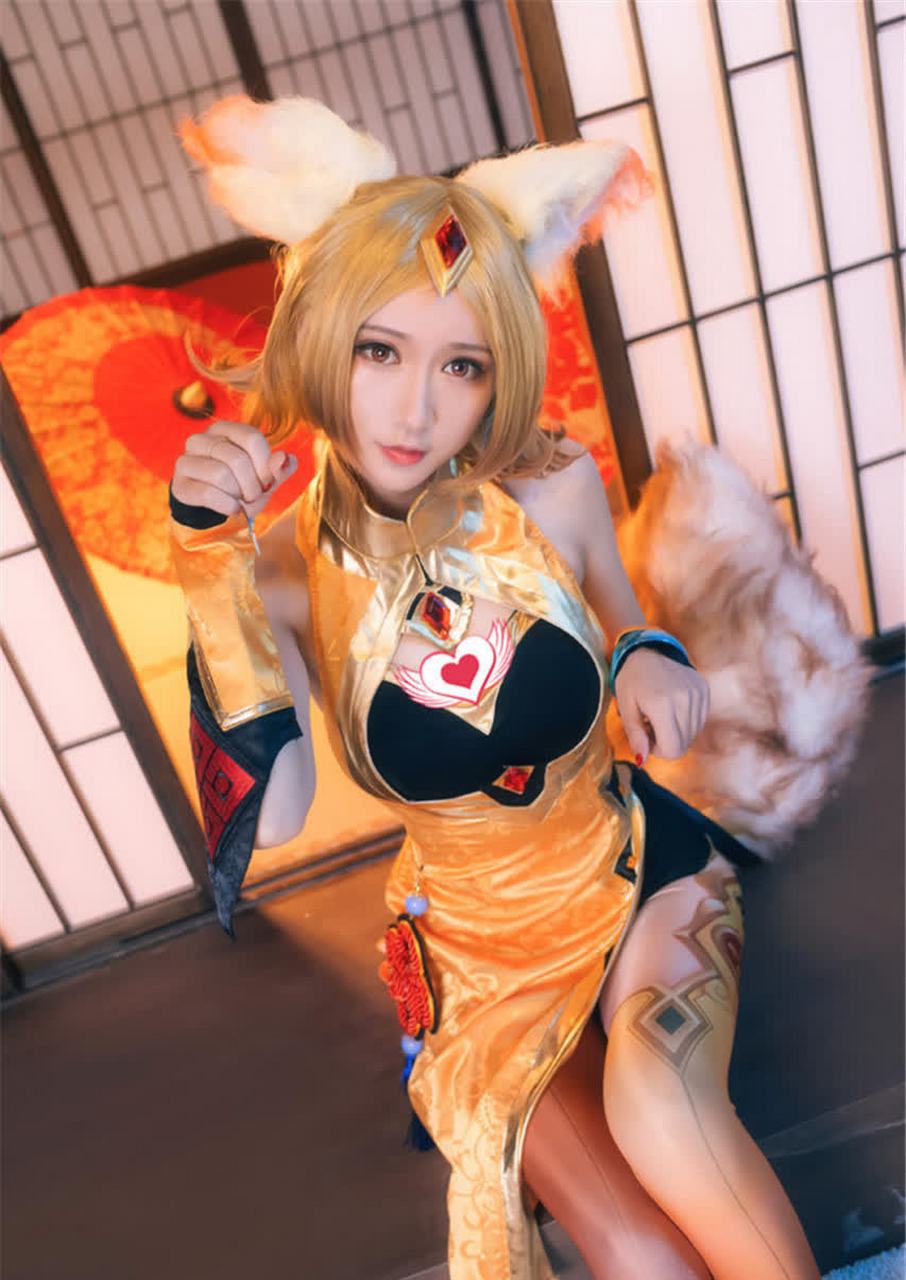 这位coser妹子演绎的妲己这个角色,完美的向大家展现了妲己应有的