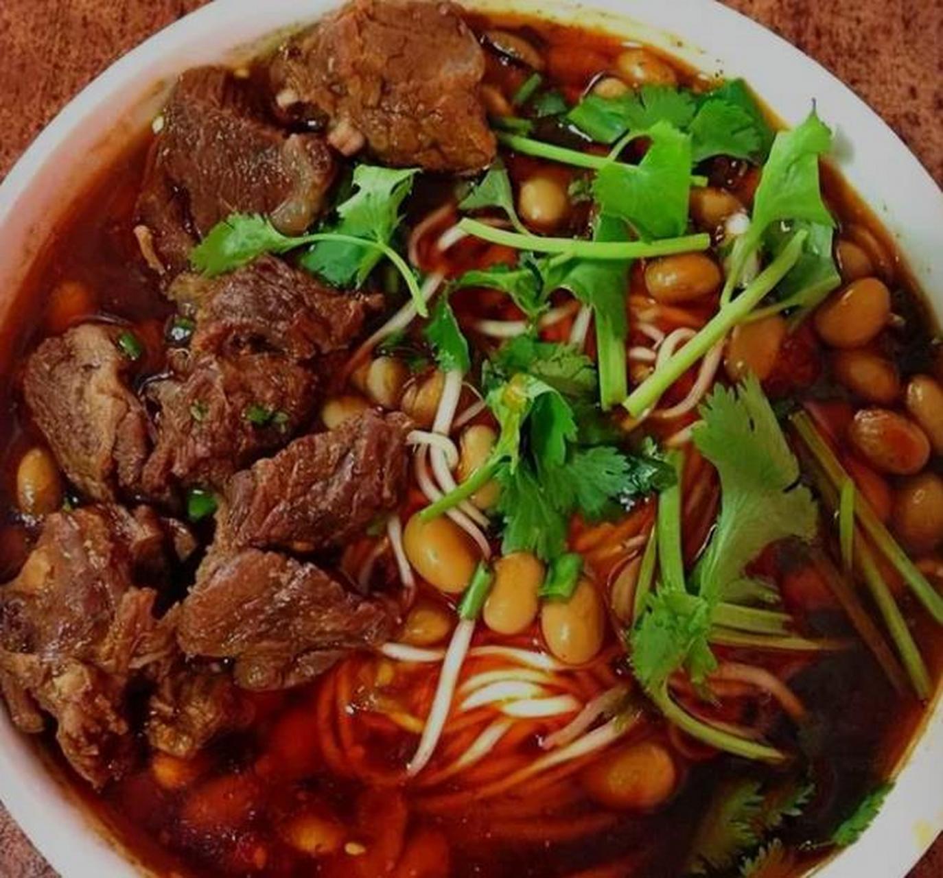 [微风]"我只吃过一碗牛肉面"四川一男子参军入伍前吃了一碗牛肉面,毒