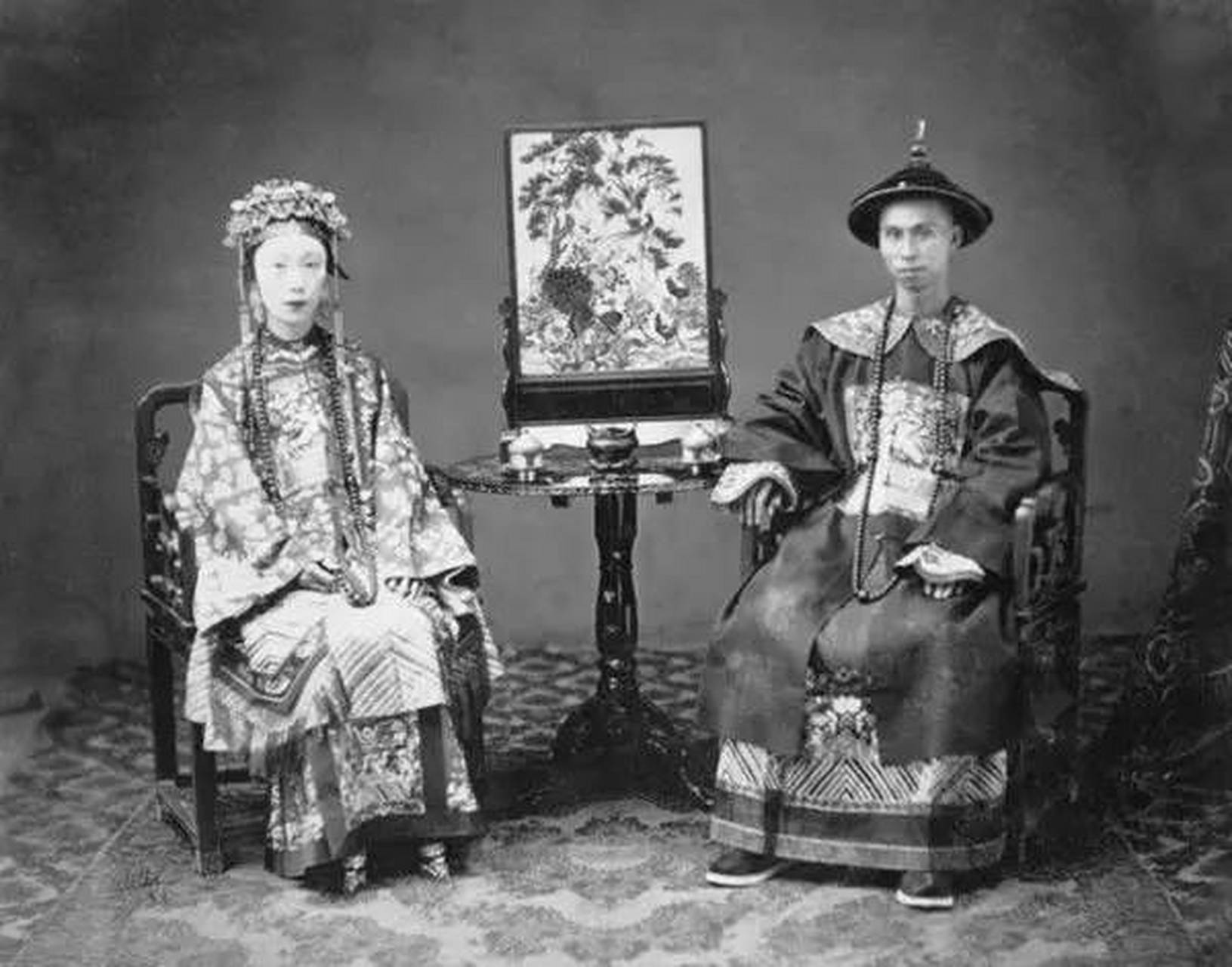 清朝时期的一对官员夫妇