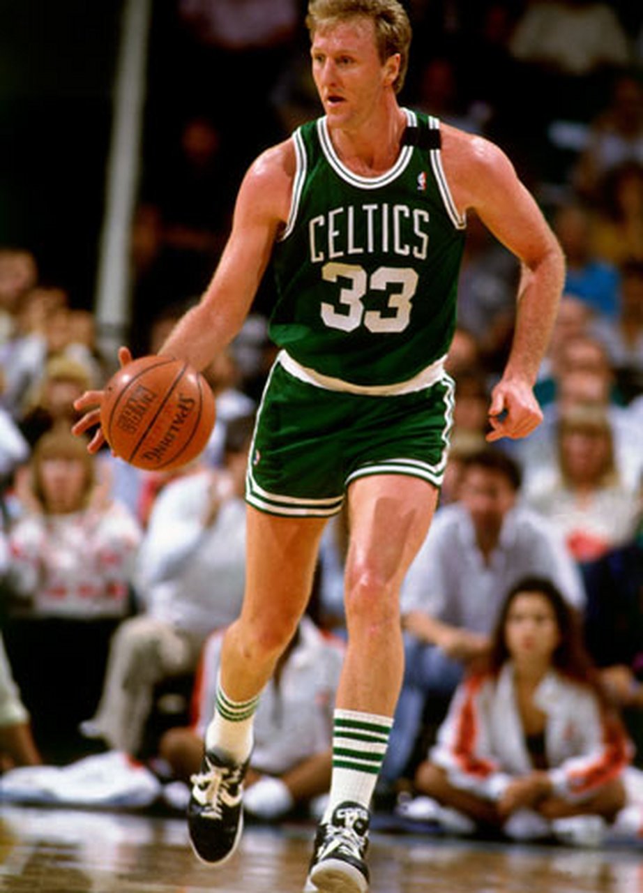 拉里伯德是勒布朗詹姆斯出现之前,nba历史排名第一的小前锋,作为80