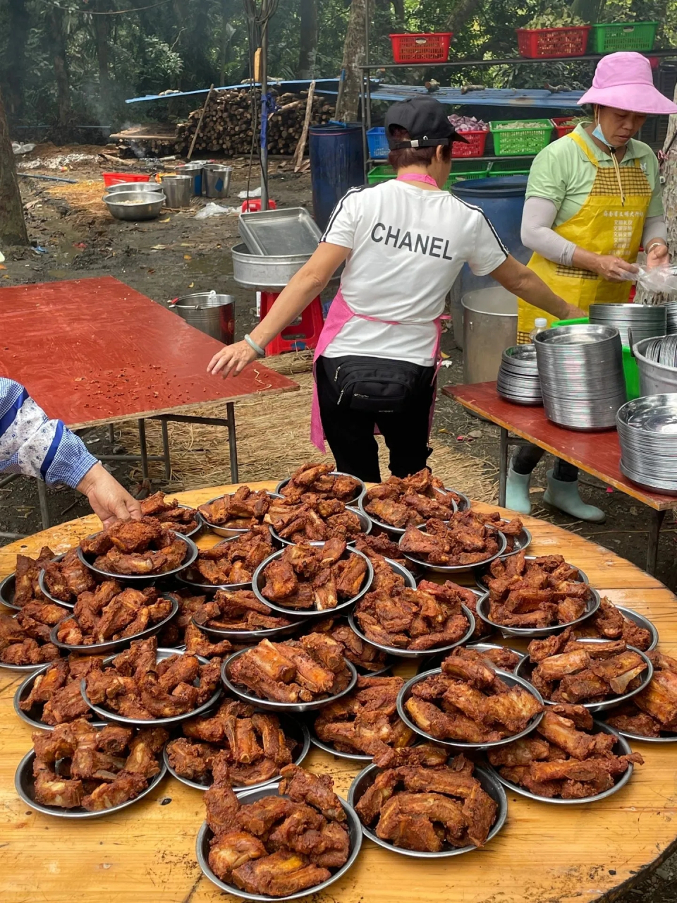 海南朋友吃席,海南酒席最好吃的是文昌,  喜欢农村酒席,特有人间烟火