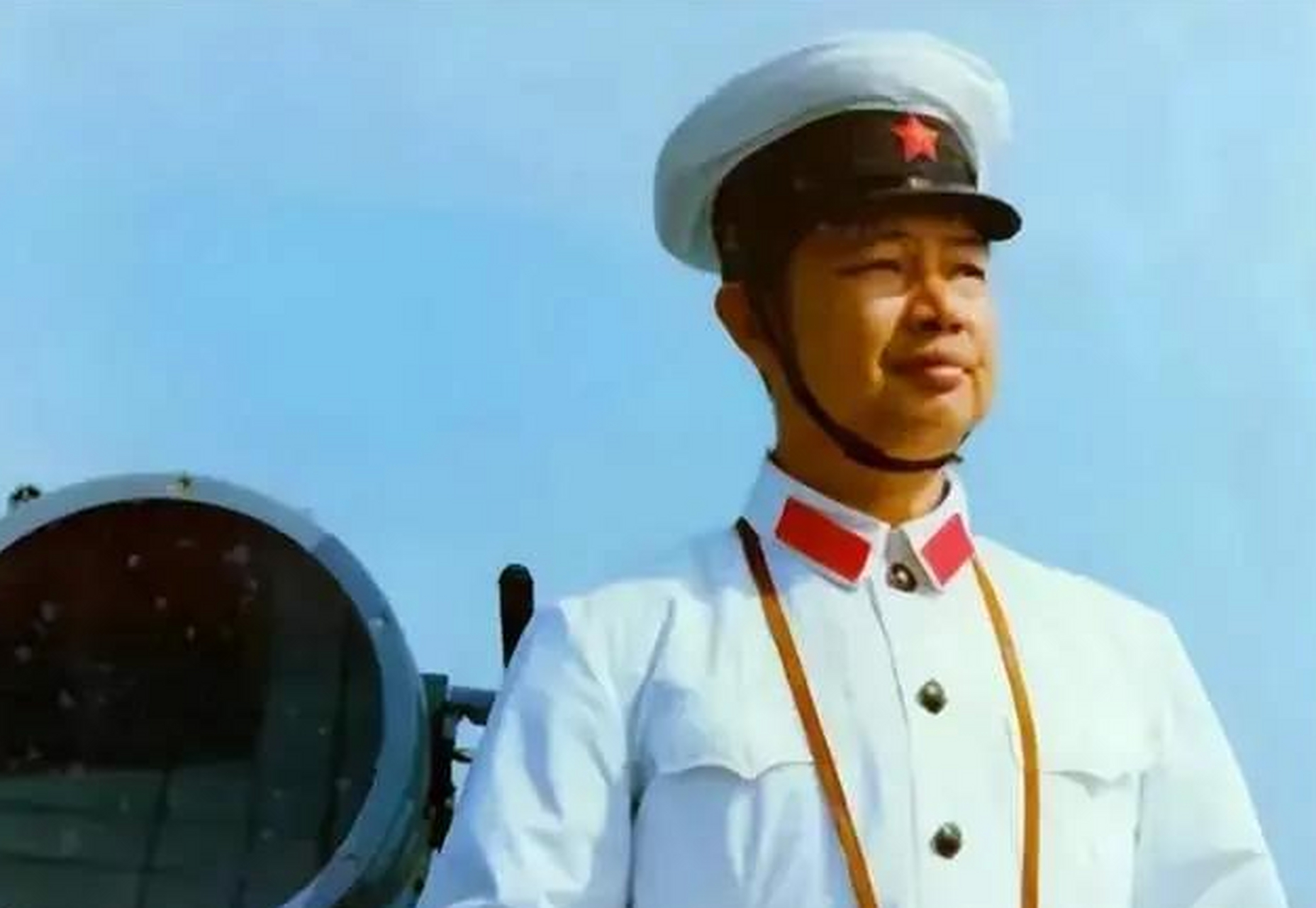 "面对越军的挑衅,陈伟文将军毫不畏惧,果断下令:"给我打,给我全部打沉